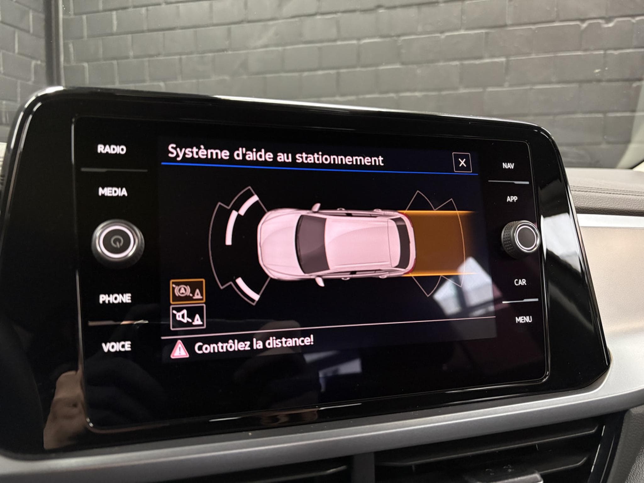 VW T-Roc Life 150 CV TSI DSG7 ** Attelage ** Pneus 4 Saisons** (2024) - Foto 15