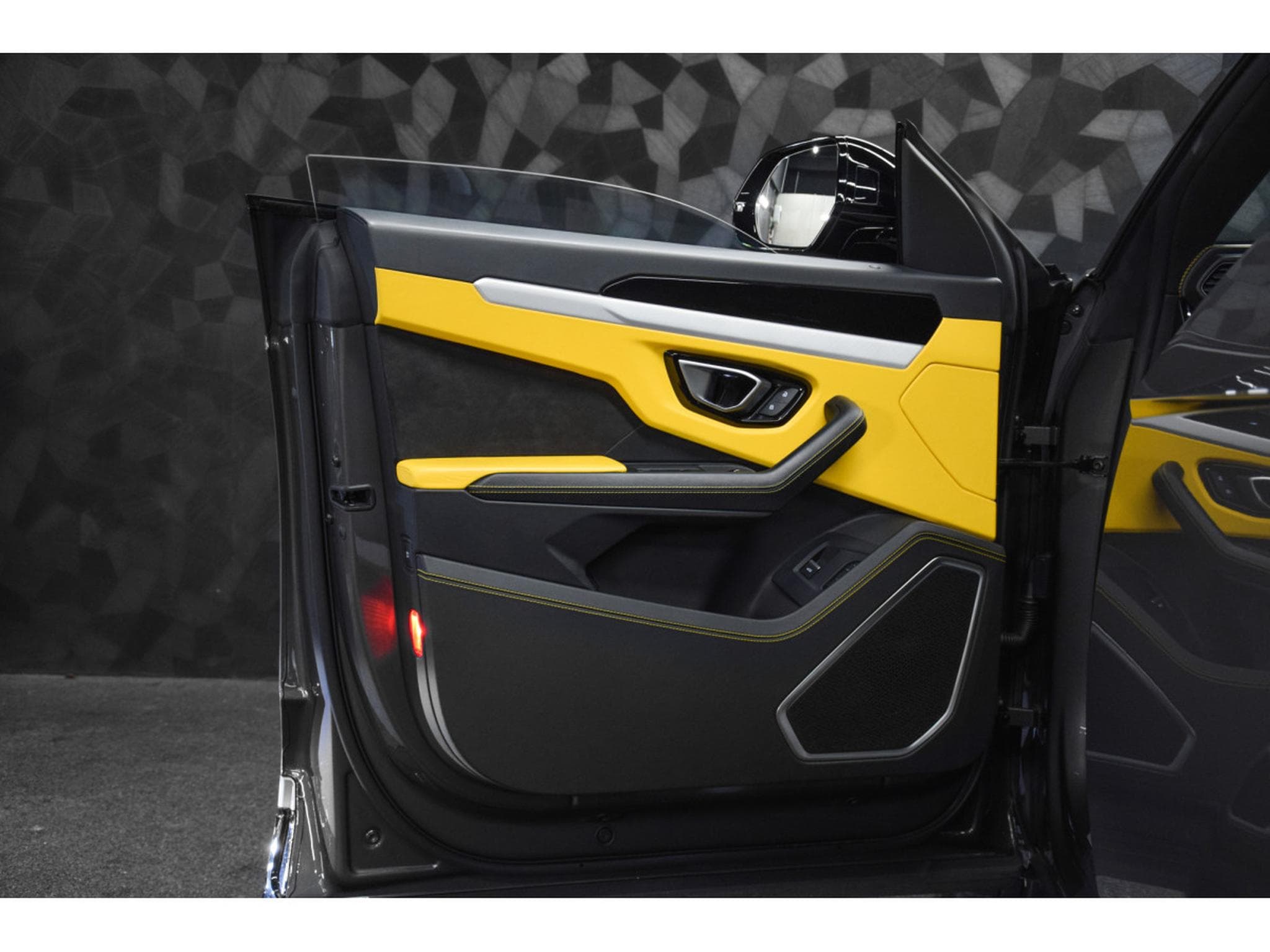 Lamborghini Urus V8 - GRIGIO KERES / GIALLO (2022) - Foto 21