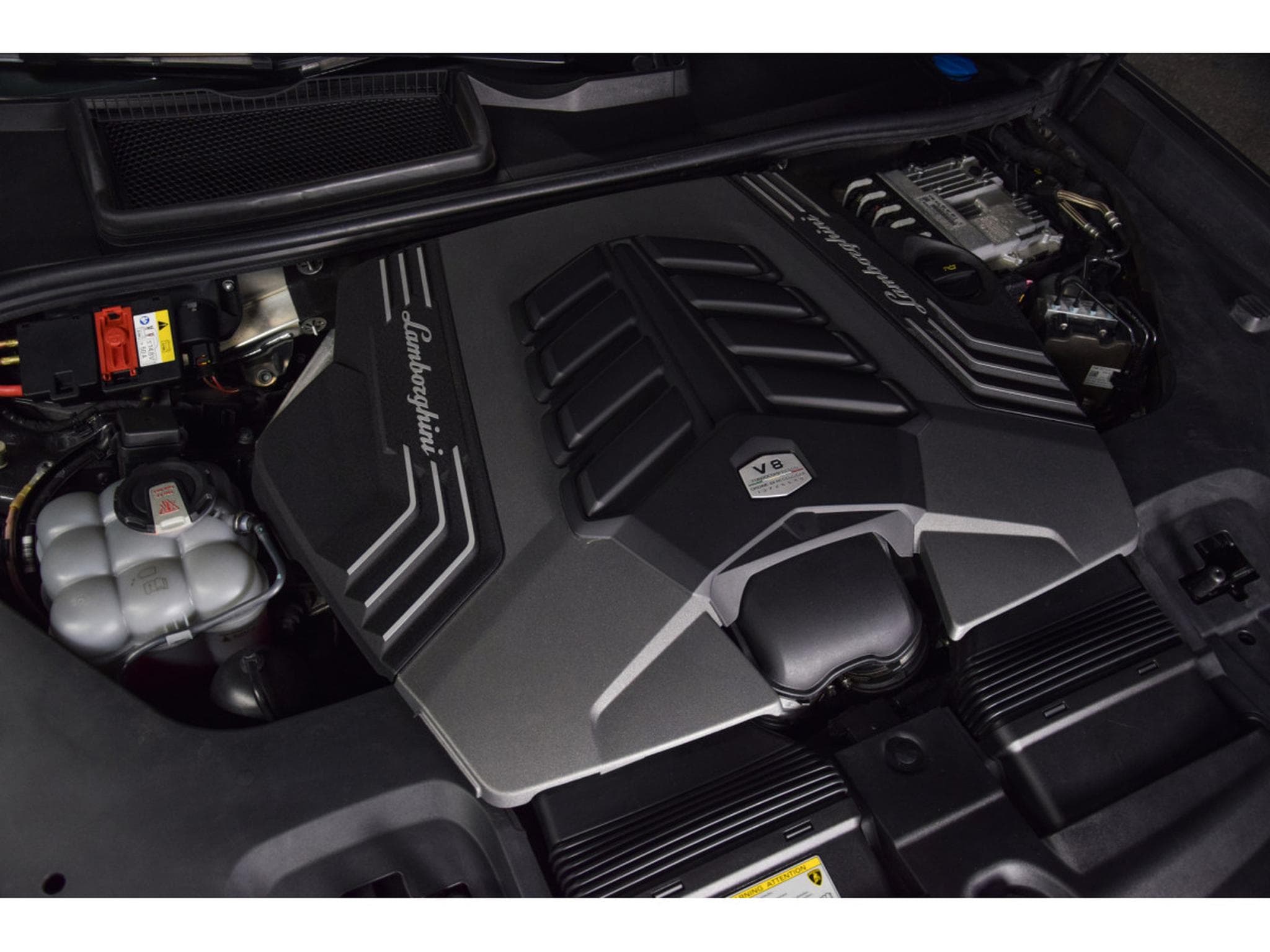 Lamborghini Urus V8 - GRIGIO KERES / GIALLO (2022) - Foto 28