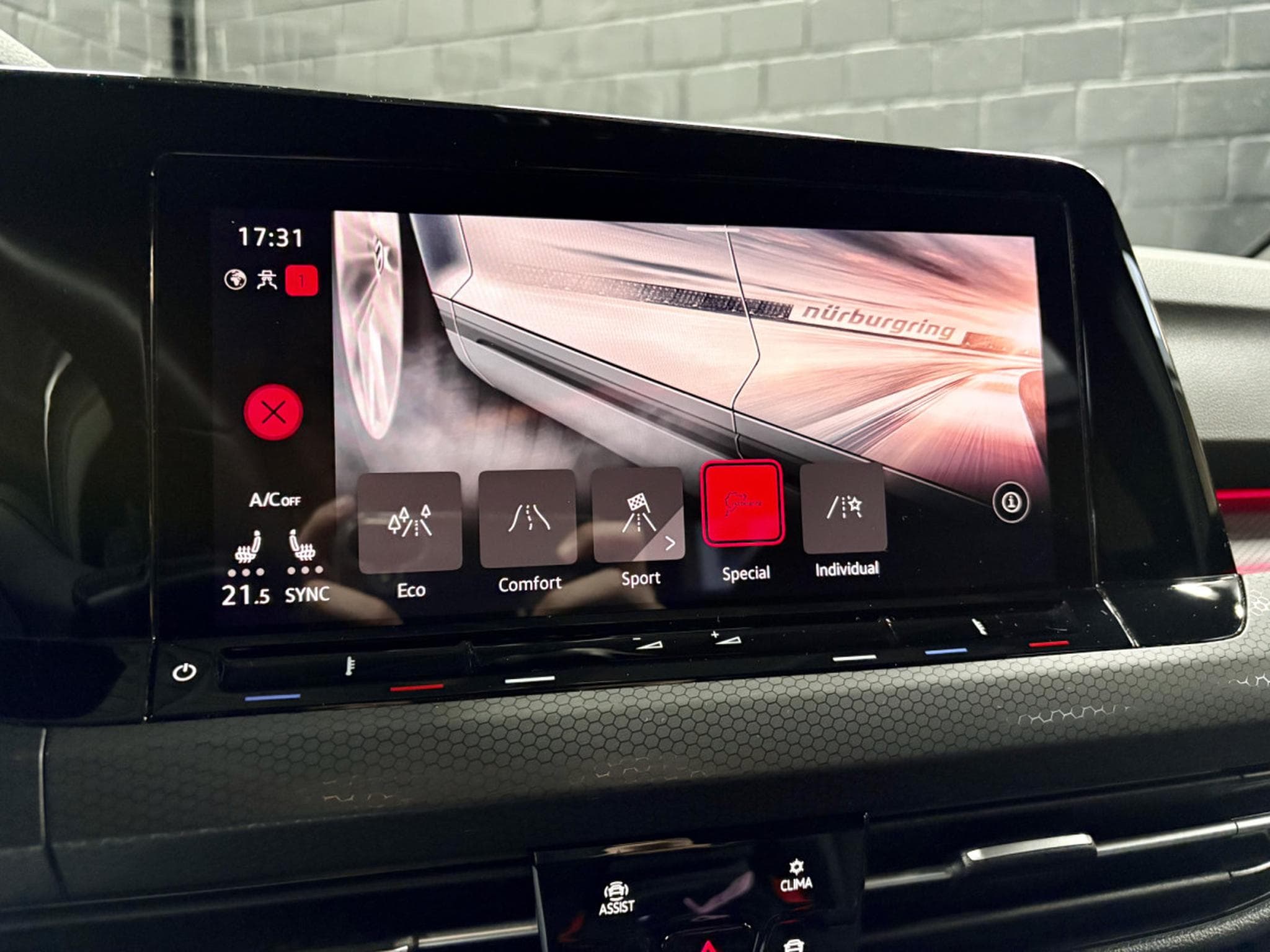 VW Golf GTI Clubsport 2.0 TSI 300 CV DSG7 *DCC**Matrix* *Toit Ouvran (2023) - Foto 16