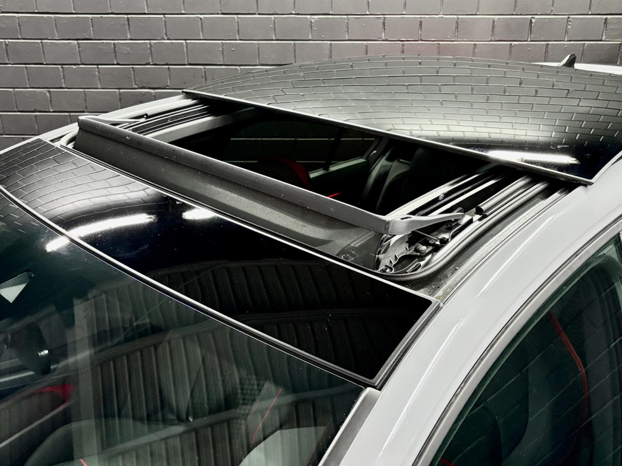 VW Golf GTI Clubsport 2.0 TSI 300 CV DSG7 *DCC**Matrix* *Toit Ouvran (2023) - Foto 25