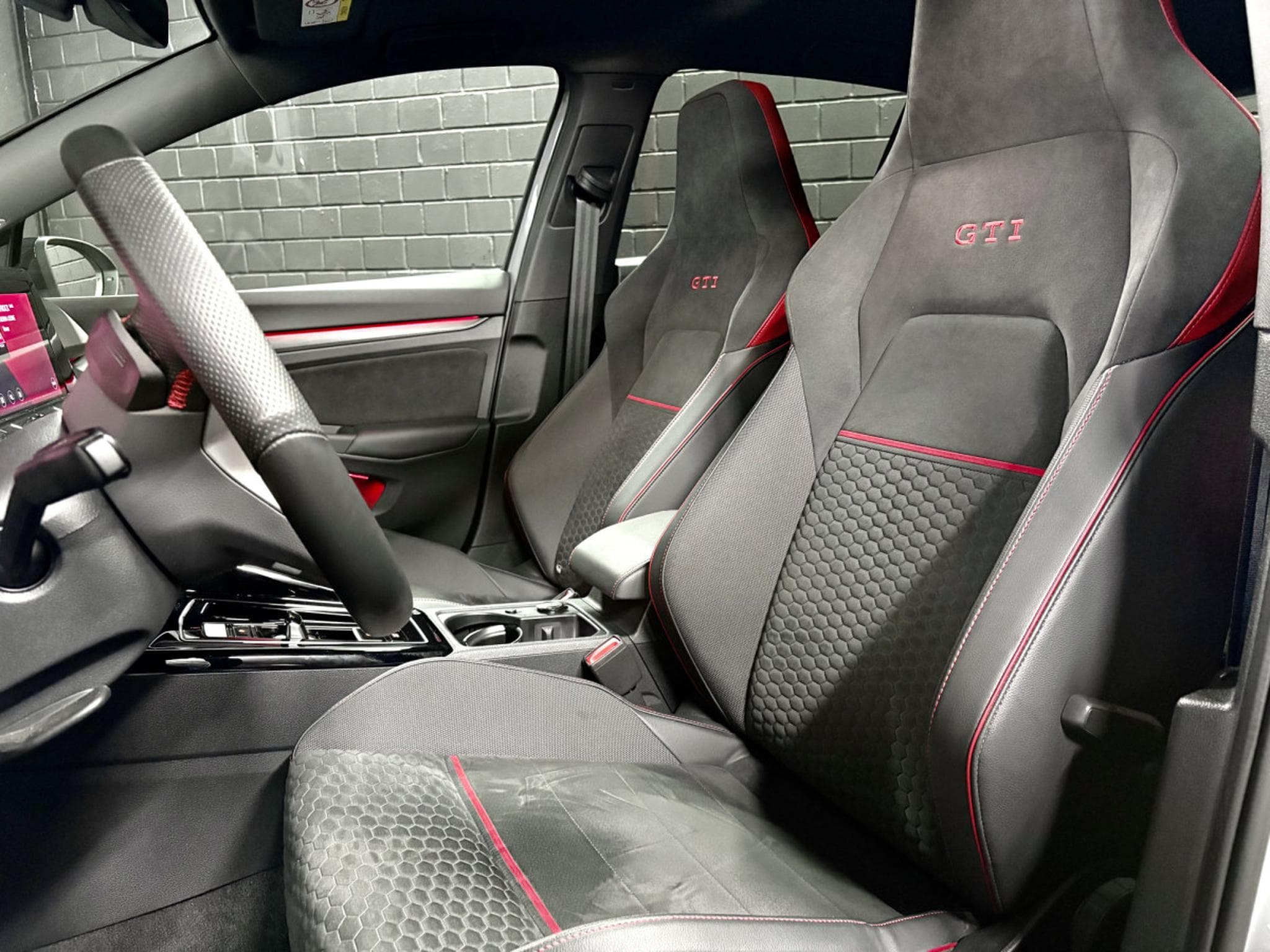 VW Golf GTI Clubsport 2.0 TSI 300 CV DSG7 *DCC**Matrix* *Toit Ouvran (2023) - Foto 7