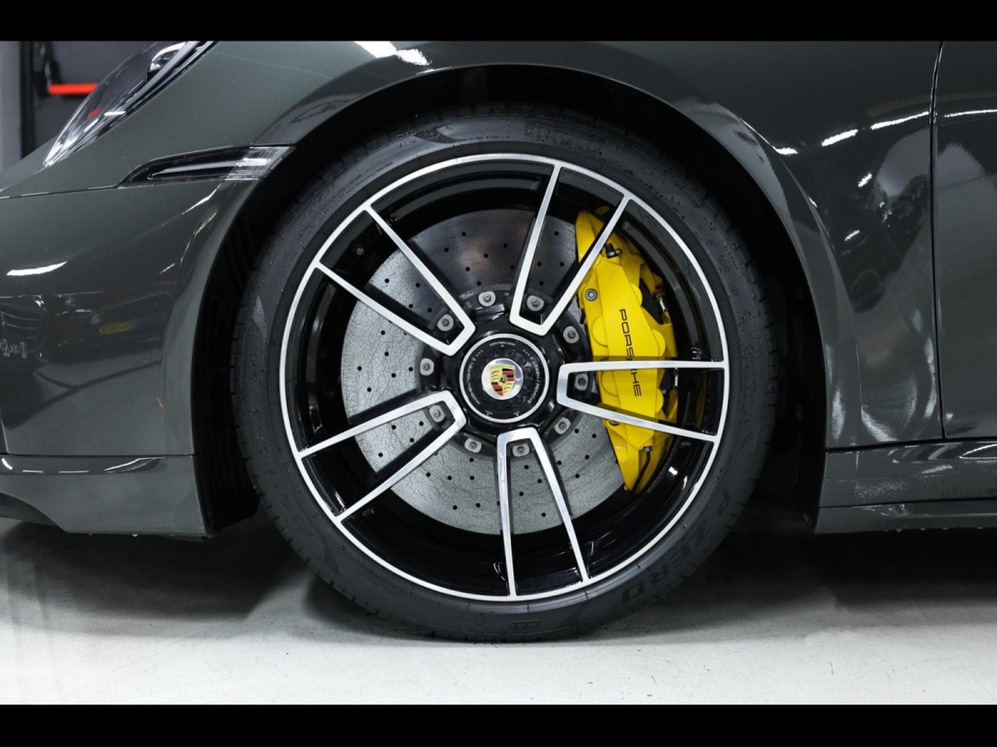 Porsche 911 .1 911 TURBO S CABRIOLET PDK - SLATE GREY PTS - APPROVED 04/ (2023) - Photo 8