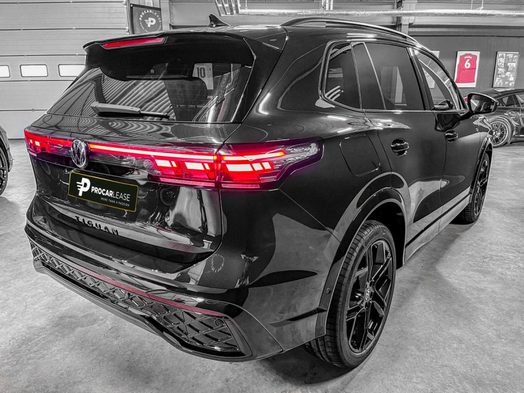 VW Tiguan Tiguan 2.0 TDI/DSG/4Motion R-Line/ AHK/Pano/360°/Leder/VOLL (2026) - Foto 6