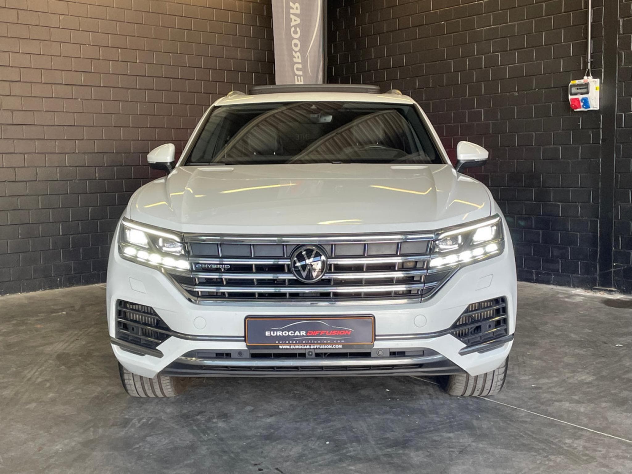 VW Touareg 3.0 TSi V6 eHybrid 4MOTION Elegance  381 CV (2022) - Foto 3