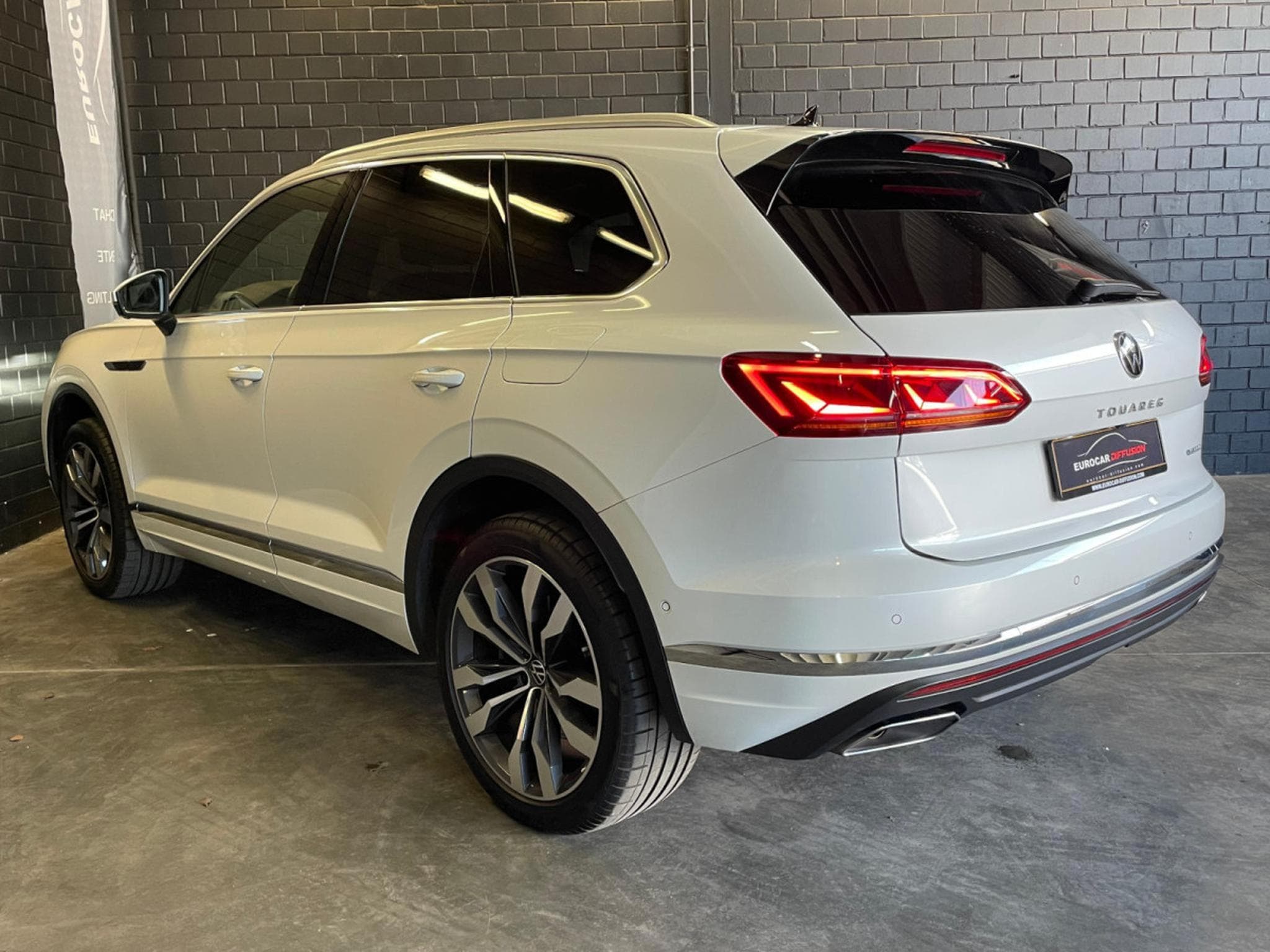 VW Touareg 3.0 TSi V6 eHybrid 4MOTION Elegance  381 CV (2022) - Foto 5