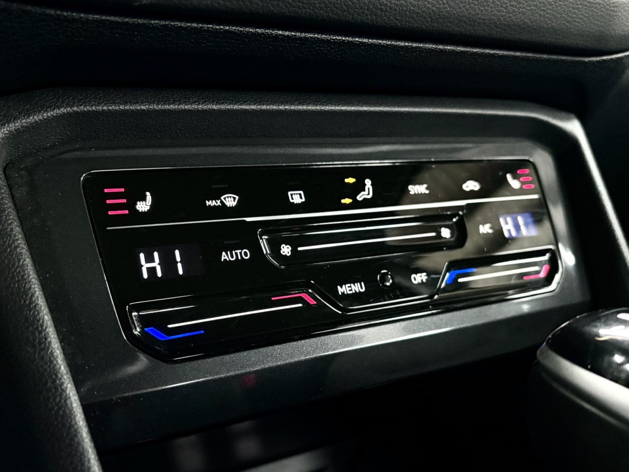 VW Tiguan Life ACTIVE 1.4 eHybrid TSI 245CV DSG6 *Attelage* *Caméra* (2022) - Foto 15