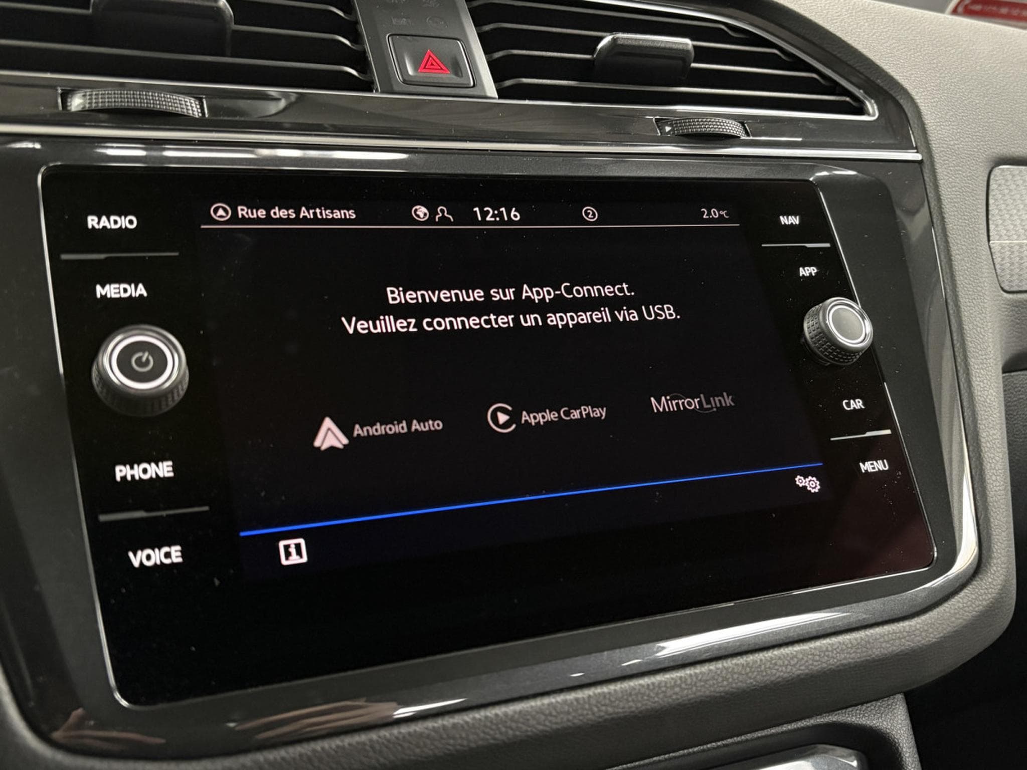 VW Tiguan Life ACTIVE 1.4 eHybrid TSI 245CV DSG6 *Attelage* *Caméra* (2022) - Foto 17