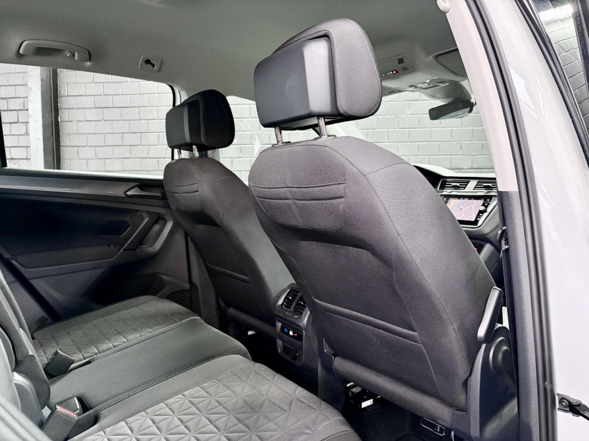 VW Tiguan Life ACTIVE 1.4 eHybrid TSI 245CV DSG6 *Attelage* *Caméra* (2022) - Foto 20