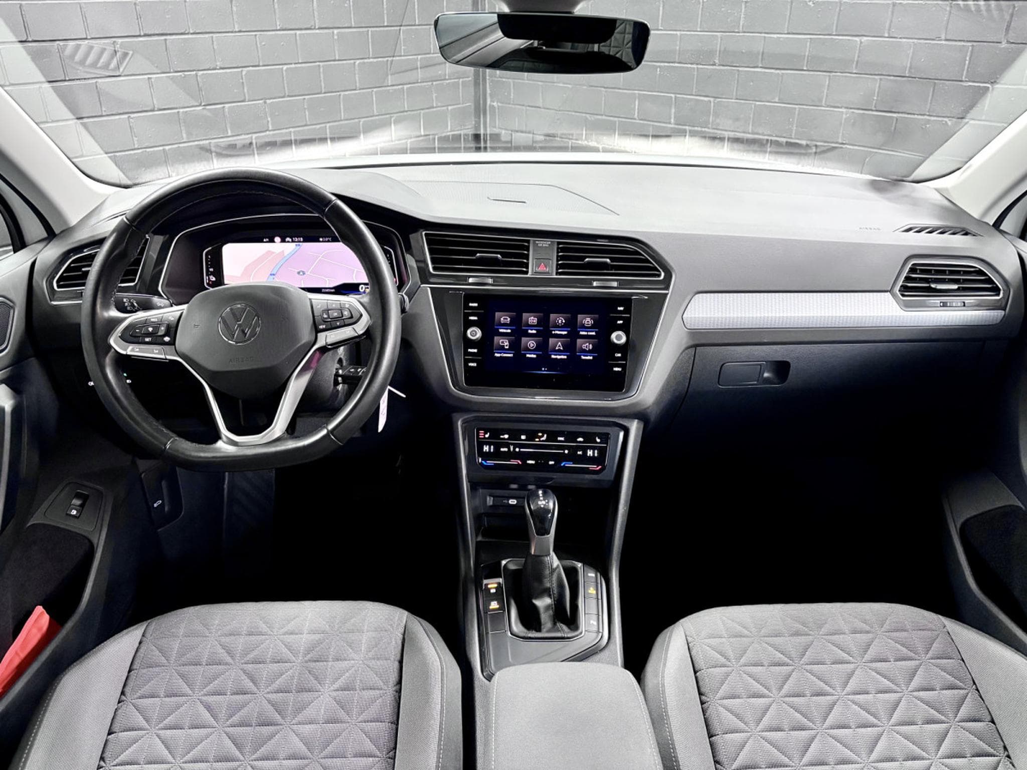 VW Tiguan Life ACTIVE 1.4 eHybrid TSI 245CV DSG6 *Attelage* *Caméra* (2022) - Foto 9