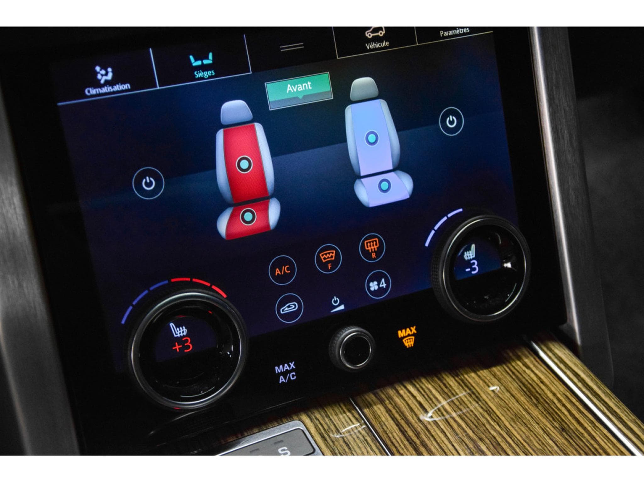 Land-Rover Range Rover Vogue SD V8 4.4 (2018) - Photo 16