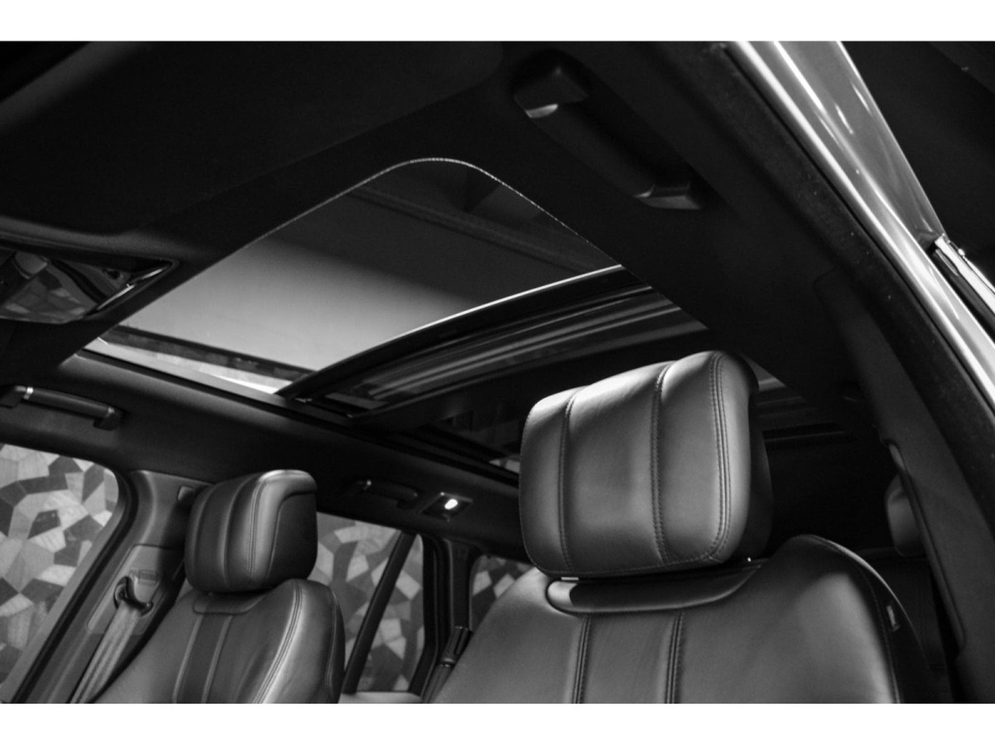 Land-Rover Range Rover Vogue SD V8 4.4 (2018) - Photo 21