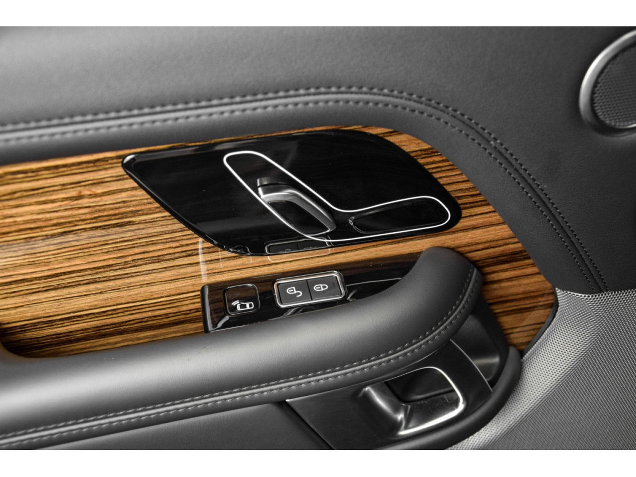 Land-Rover Range Rover Vogue SD V8 4.4 (2018) - Photo 25