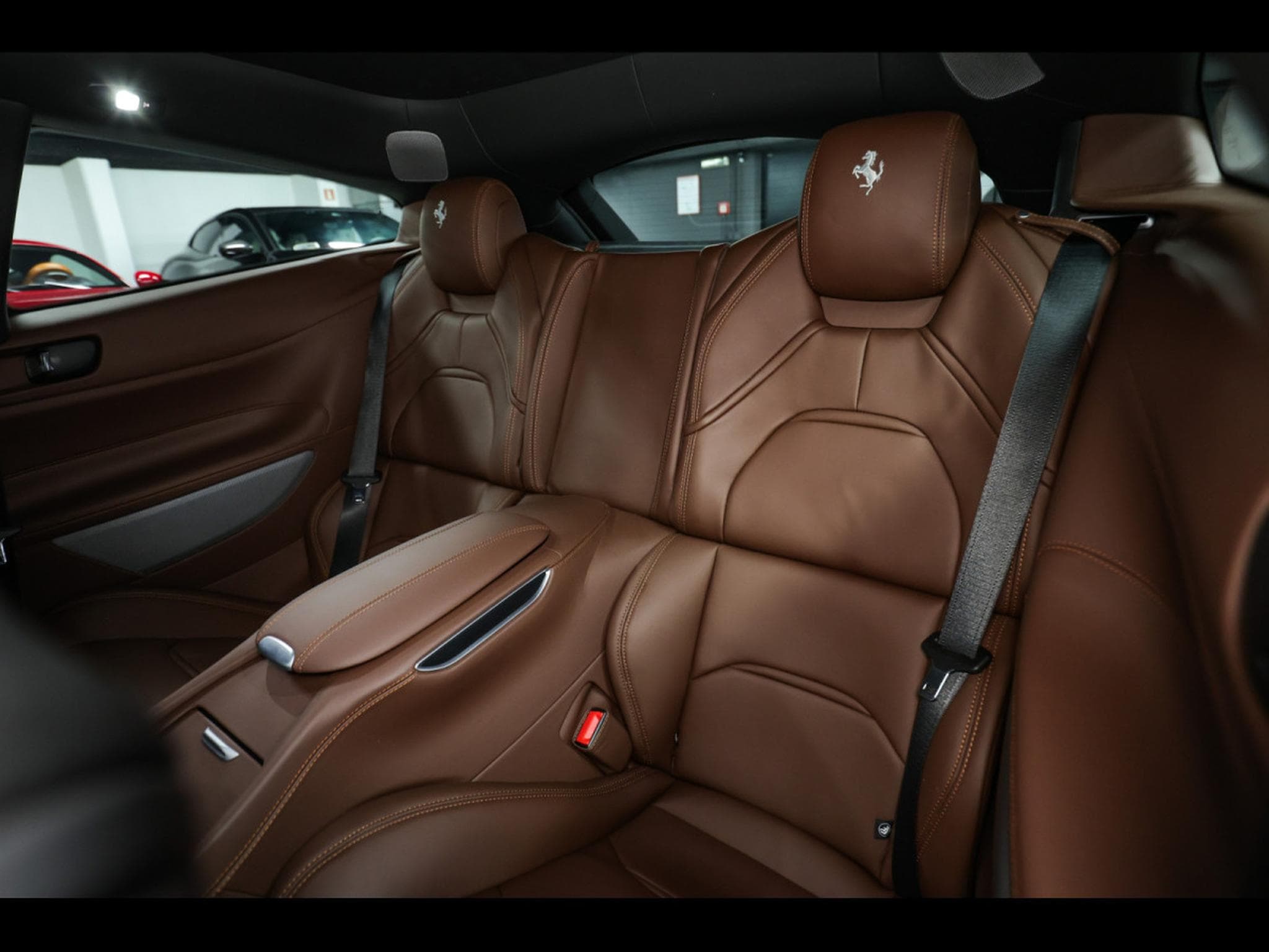 Ferrari GTC4 Lusso 6.3 V12 (690 CH) – GRIGIO FERRO – FERRARI POWER 06/2027 – SE (2018) - Photo 16