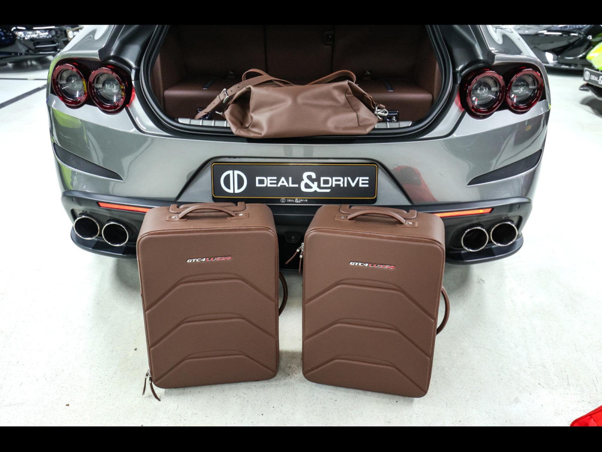 Ferrari GTC4 Lusso 6.3 V12 (690 CH) – GRIGIO FERRO – FERRARI POWER 06/2027 – SE (2018) - Photo 17