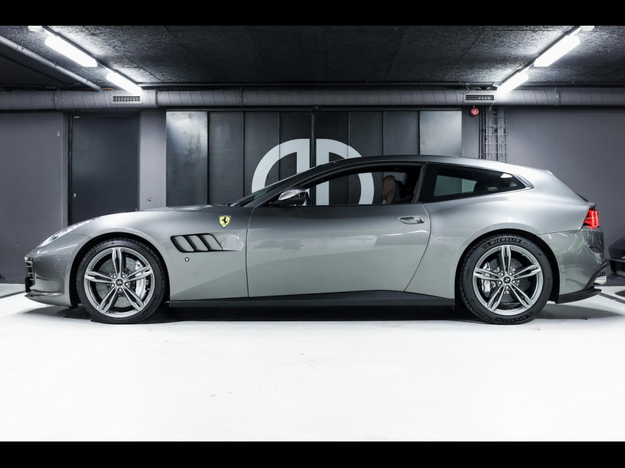 Ferrari GTC4 Lusso 6.3 V12 (690 CH) – GRIGIO FERRO – FERRARI POWER 06/2027 – SE (2018) - Photo 2