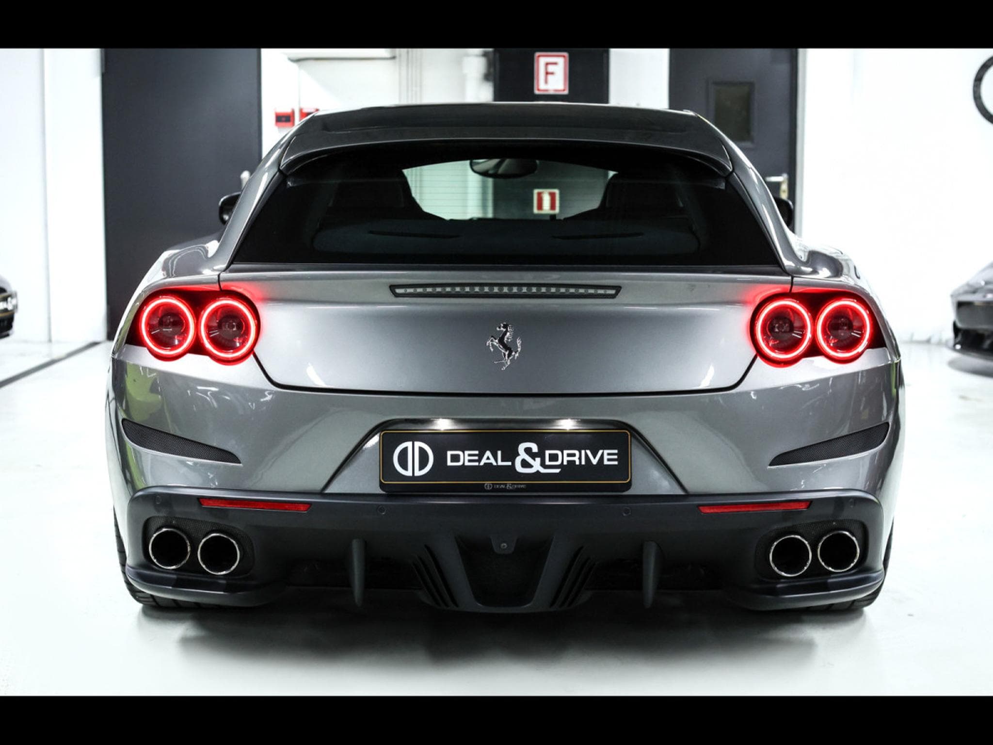 Ferrari GTC4 Lusso 6.3 V12 (690 CH) – GRIGIO FERRO – FERRARI POWER 06/2027 – SE (2018) - Photo 4