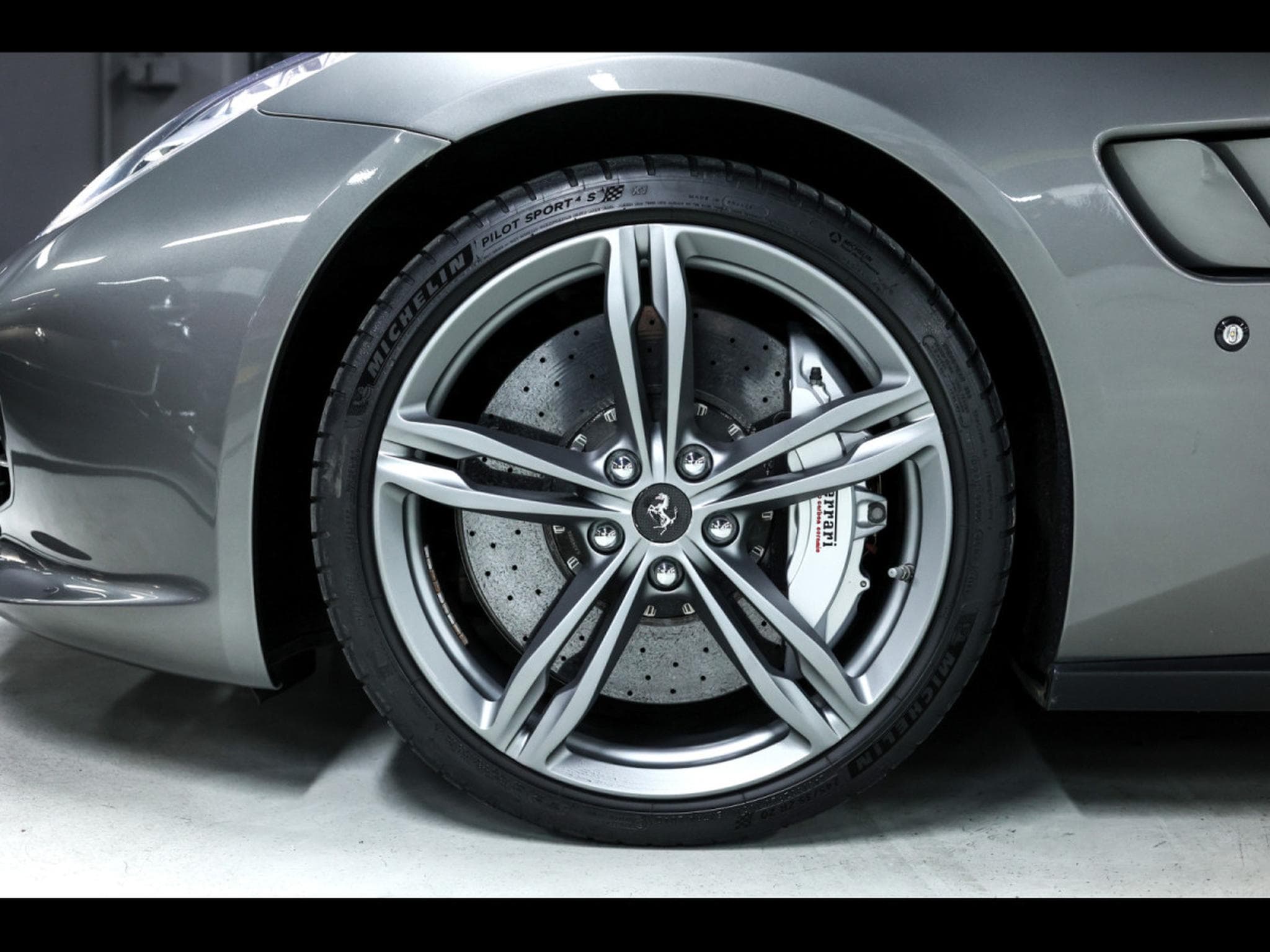 Ferrari GTC4 Lusso 6.3 V12 (690 CH) – GRIGIO FERRO – FERRARI POWER 06/2027 – SE (2018) - Photo 8