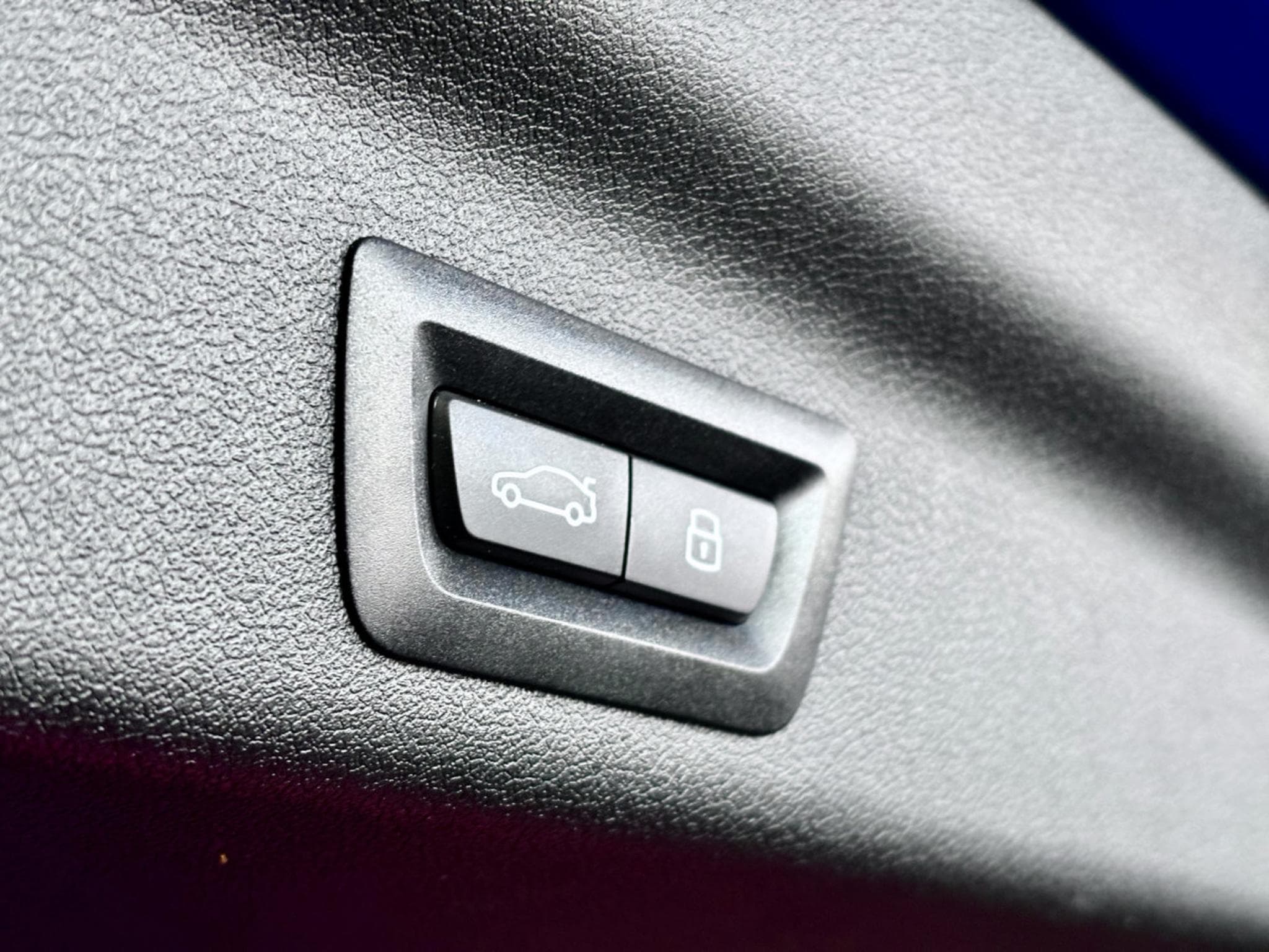 BMW X1 18i sDrive 136 CV M-Sport * Hayon * Caméra * Sièges chauffan (2025) - Foto 23