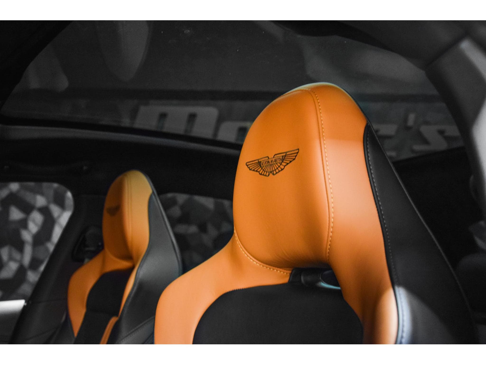 Aston-Martin DBX 707 4.0 V8 Bi-Turbo - ULTRAMARINE BLACK (2024) - Foto 13