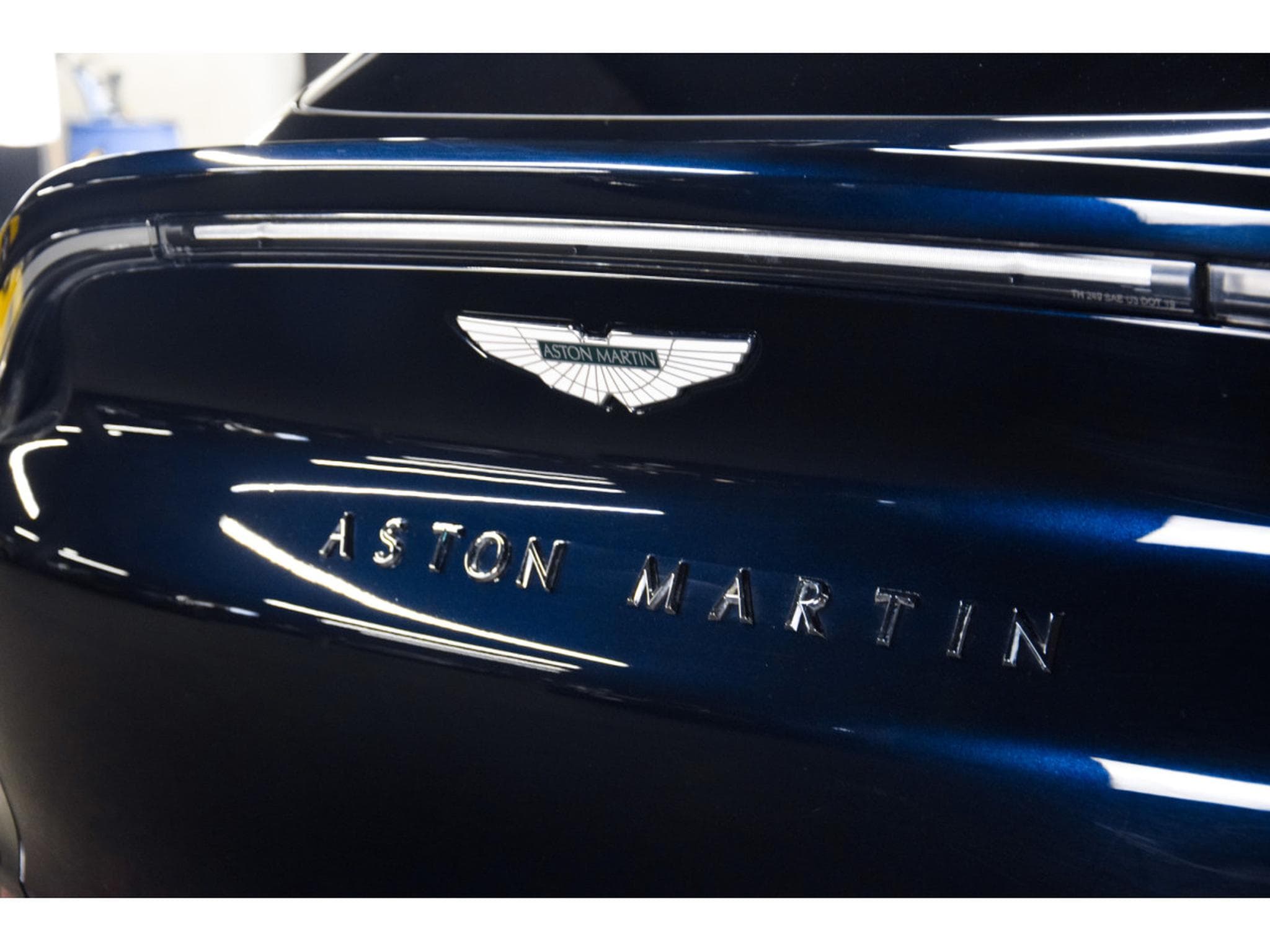Aston-Martin DBX 707 4.0 V8 Bi-Turbo - ULTRAMARINE BLACK (2024) - Foto 25