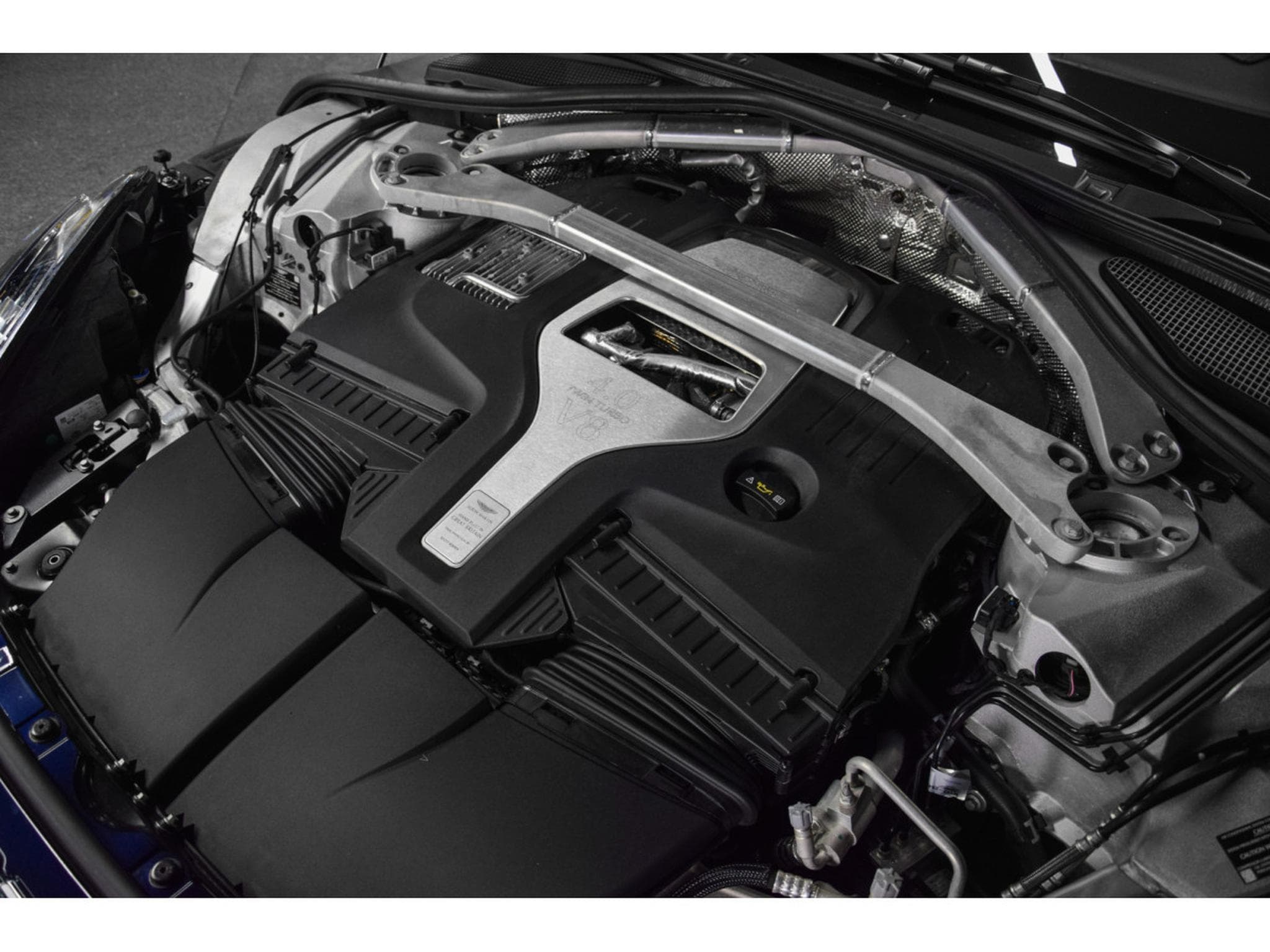 Aston-Martin DBX 707 4.0 V8 Bi-Turbo - ULTRAMARINE BLACK (2024) - Foto 29