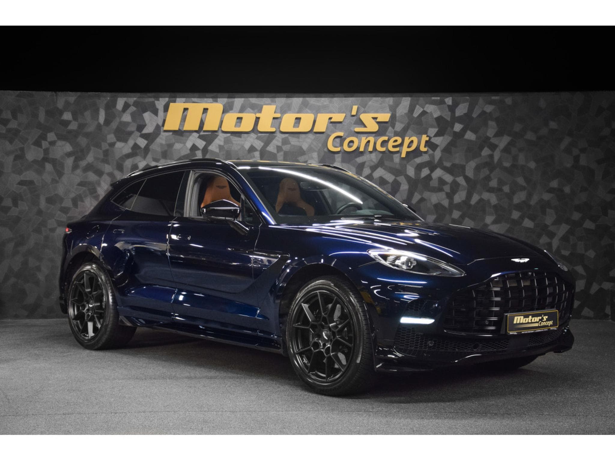 Aston-Martin DBX 707 4.0 V8 Bi-Turbo - ULTRAMARINE BLACK (2024) - Foto 6