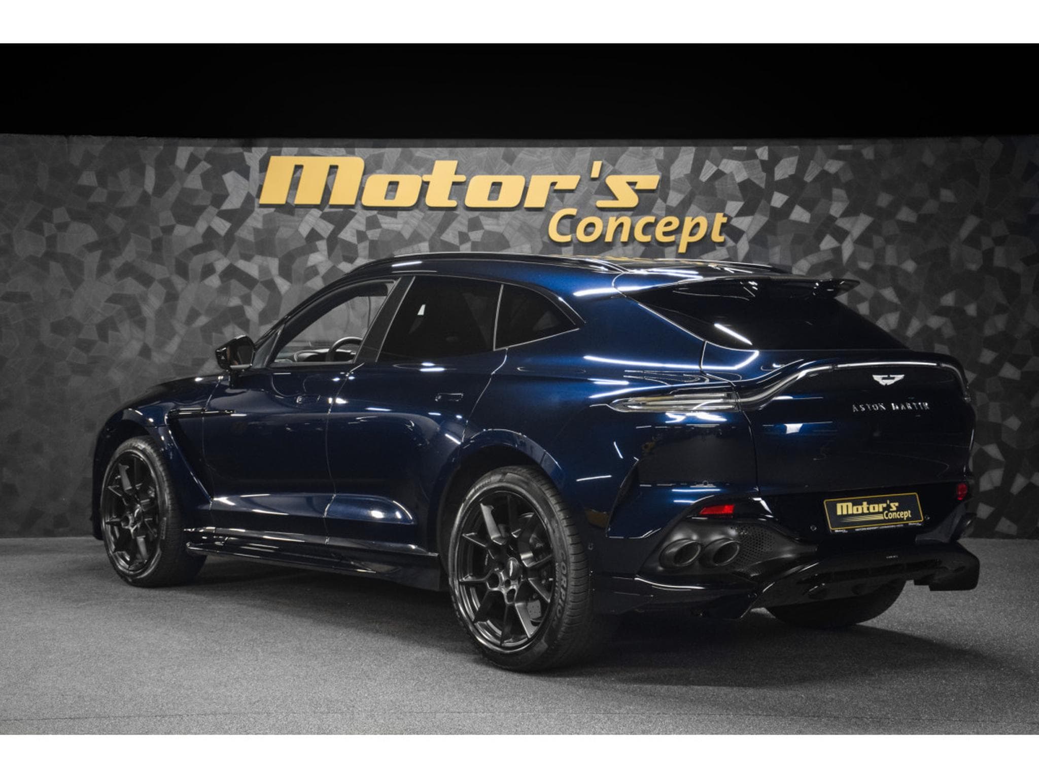 Aston-Martin DBX 707 4.0 V8 Bi-Turbo - ULTRAMARINE BLACK (2024) - Foto 7