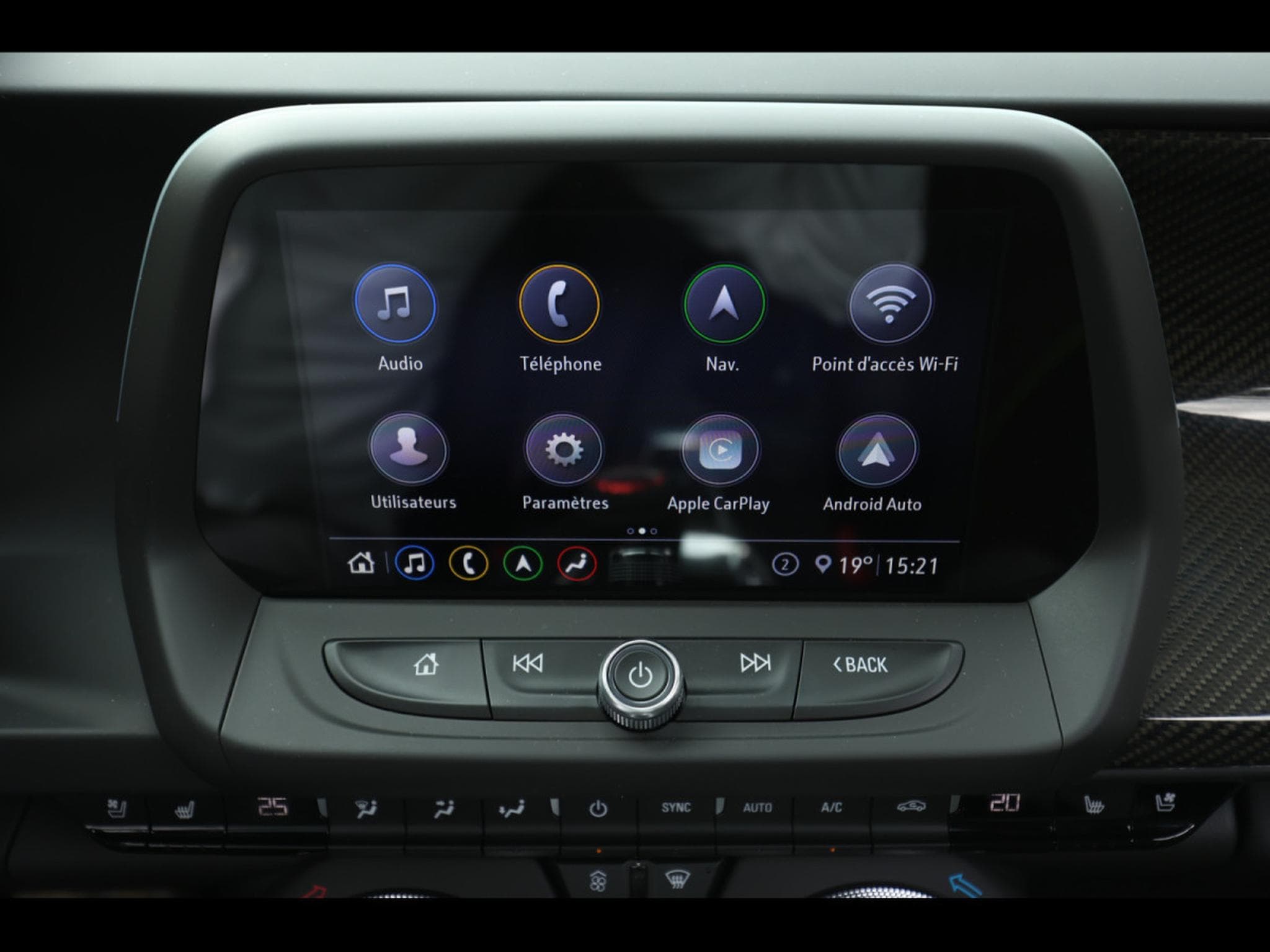 Chevrolet Camaro ZL1°MANUAL 6°PANO°RECARO°KEYLESS°BOSE°KAM°HUD (2020) - Photo 18