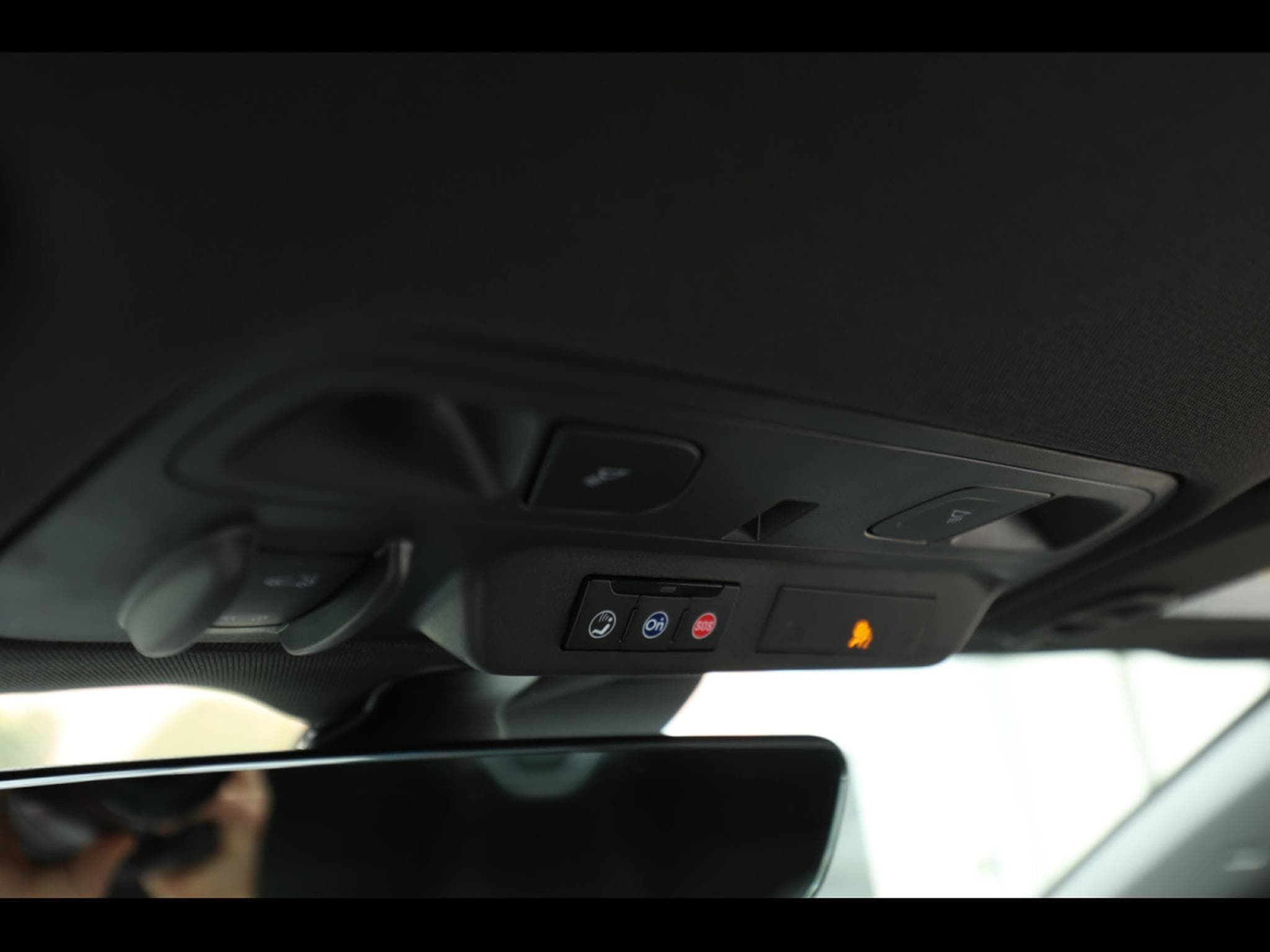 Chevrolet Camaro ZL1°MANUAL 6°PANO°RECARO°KEYLESS°BOSE°KAM°HUD (2020) - Photo 19