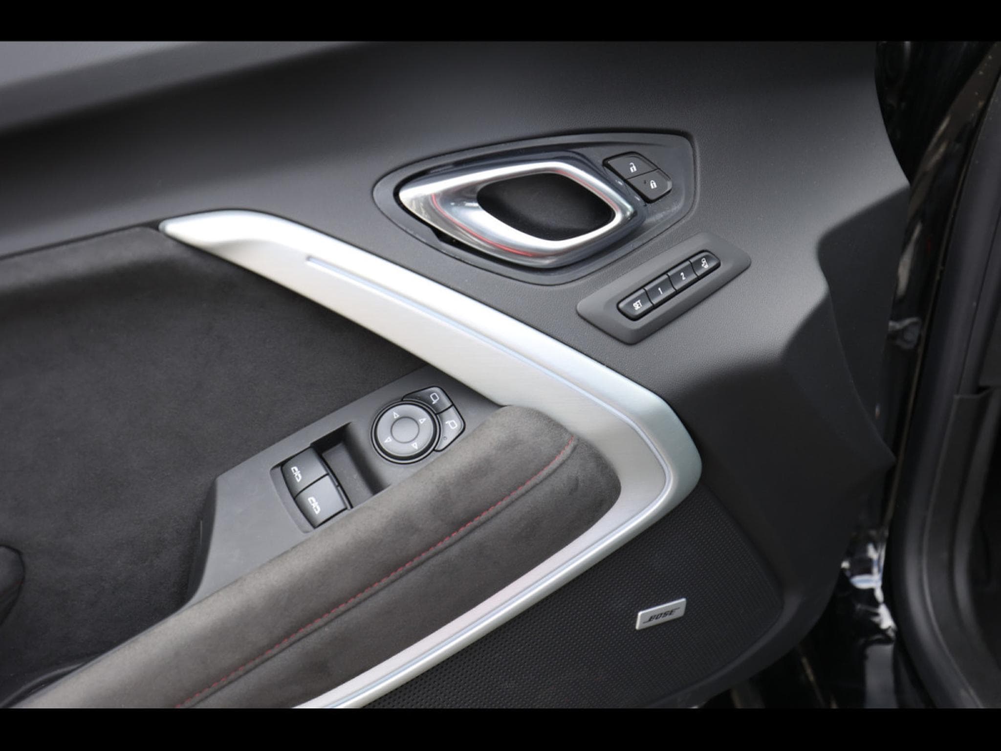 Chevrolet Camaro ZL1°MANUAL 6°PANO°RECARO°KEYLESS°BOSE°KAM°HUD (2020) - Photo 24