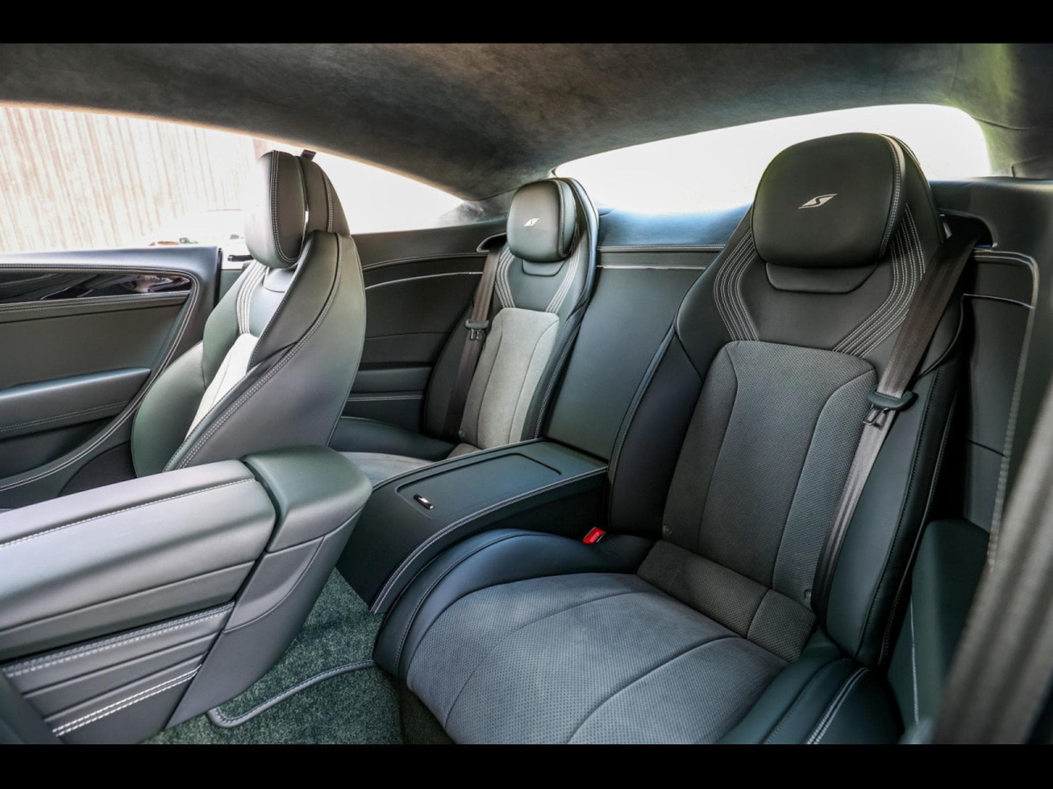 Bentley Continental GT III S V8 COUPE – BRITISH RACING GREEN 4 - CARBON EXTERIOR PA (2023) - Photo 14