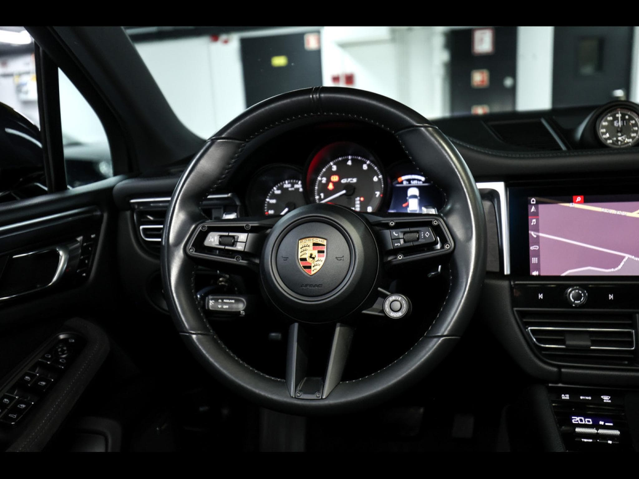 Porsche Macan III GTS PDK – VOLCANO GREY (2021) - Photo 11