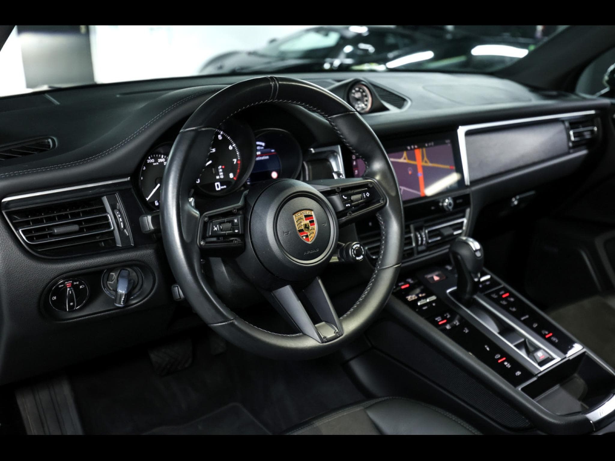 Porsche Macan III GTS PDK – VOLCANO GREY (2021) - Photo 9