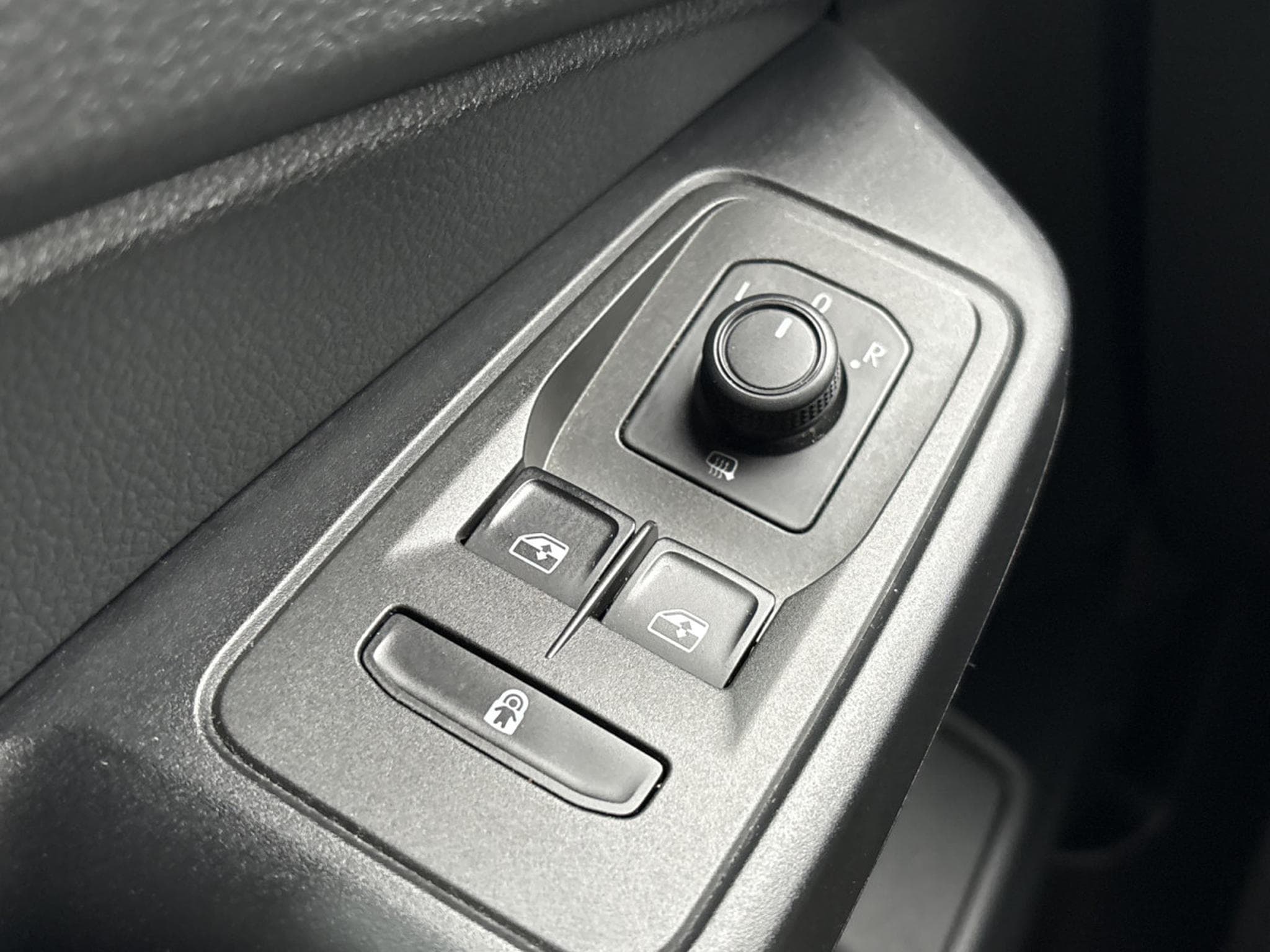 VW Caddy 2.0 TDI 122 DSG 7 PLACES * GARANTIE 36 MOIS * (2023) - Photo 11