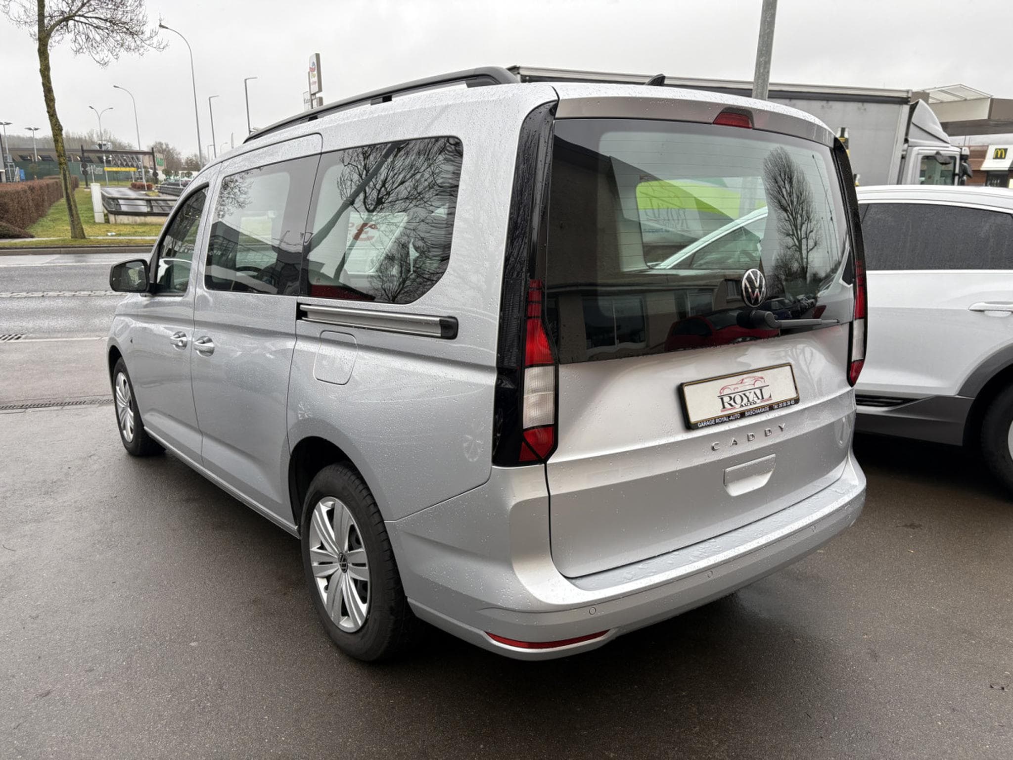 VW Caddy 2.0 TDI 122 DSG 7 PLACES * GARANTIE 36 MOIS * (2023) - Photo 2