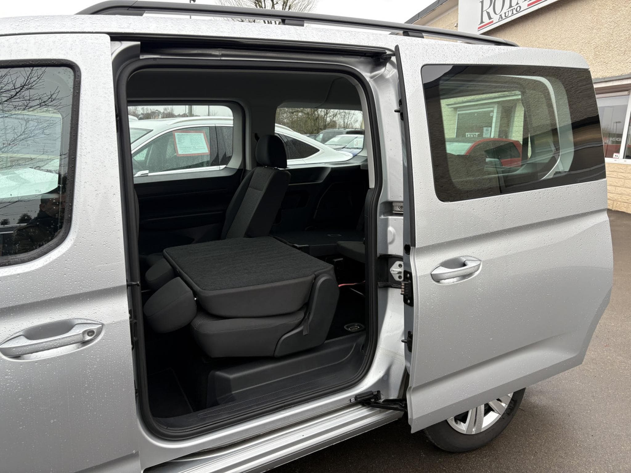 VW Caddy 2.0 TDI 122 DSG 7 PLACES * GARANTIE 36 MOIS * (2023) - Photo 5