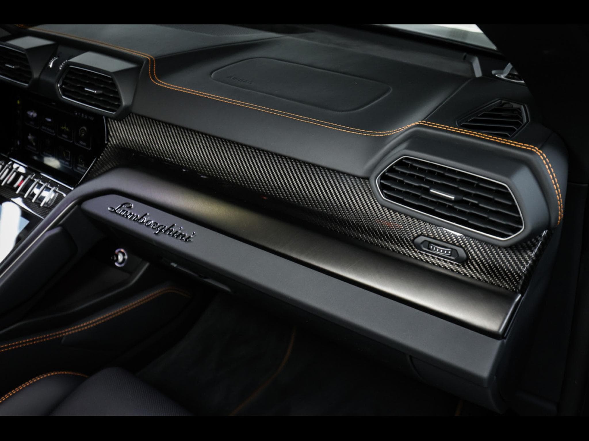 Lamborghini Urus S 4.0 V8  (666 CH) - AKRAPOVIC (2024) - Photo 19