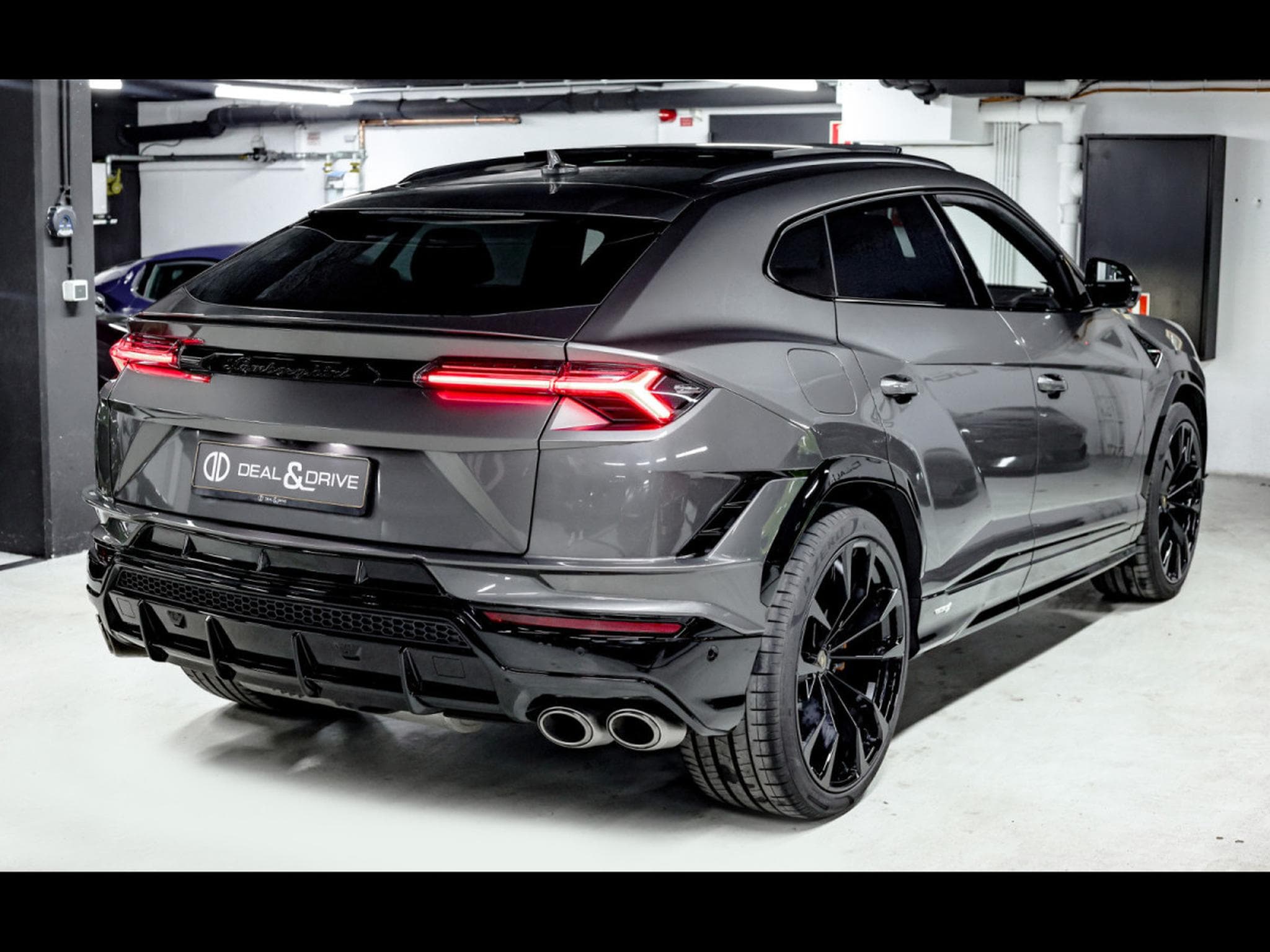 Lamborghini Urus S 4.0 V8  (666 CH) - AKRAPOVIC (2024) - Photo 7