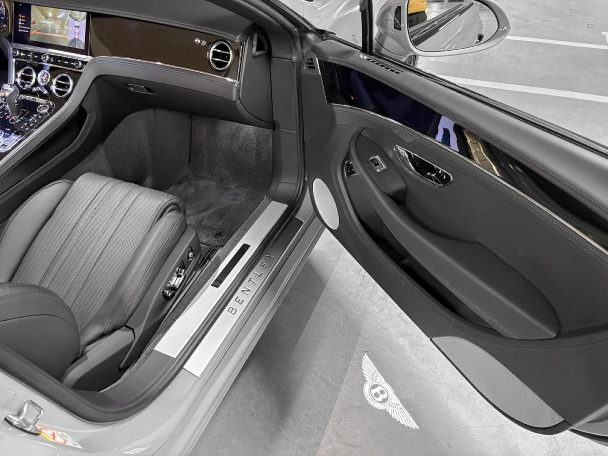 Bentley Continental GT GTC GTC V8 4.0 / TOURING / MULLINER /21 (2023) - Photo 18