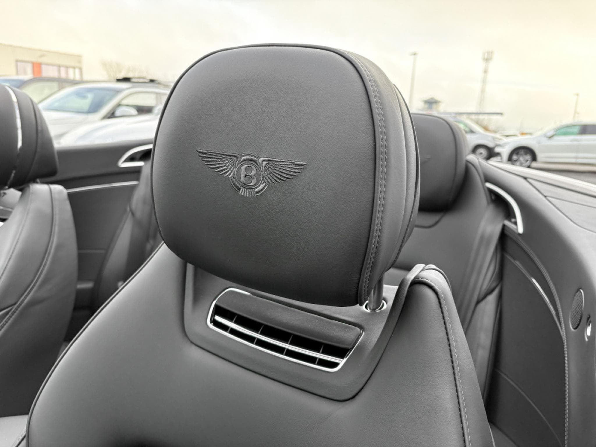 Bentley Continental GT GTC GTC V8 4.0 / TOURING / MULLINER /21 (2023) - Photo 22