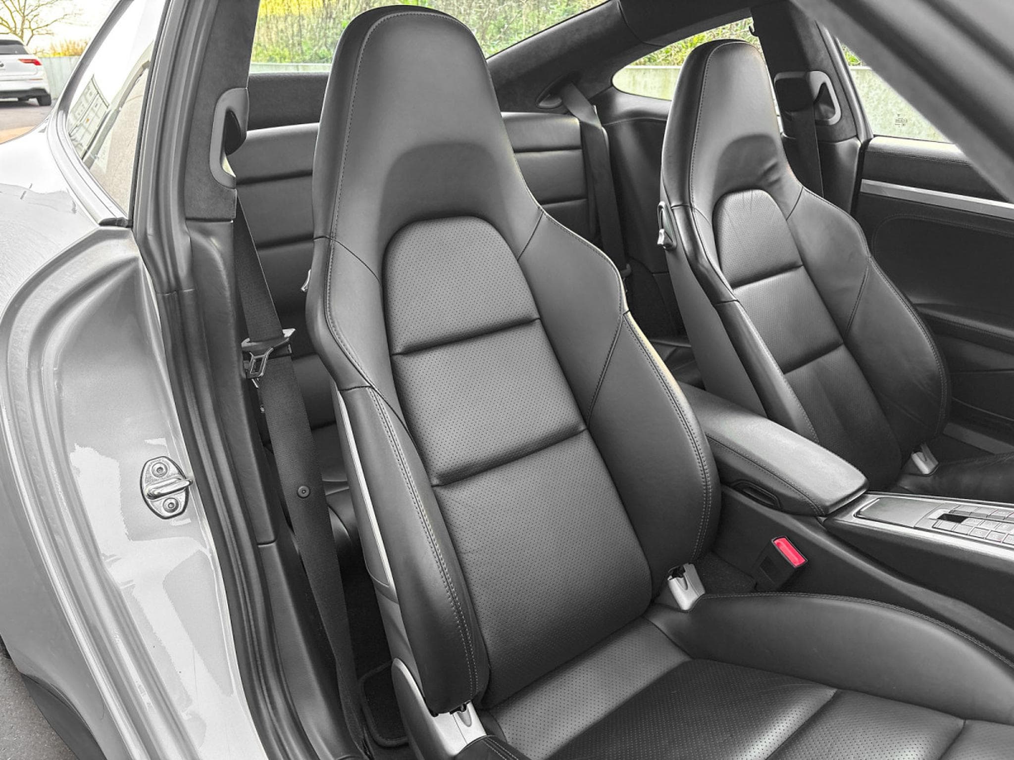 Porsche 911 991.2 CARRERA 4S/ BVM/ TOIT OUVRANT/SIEGES CHAUFFANTS/ ECHAP (2016) - Photo 10