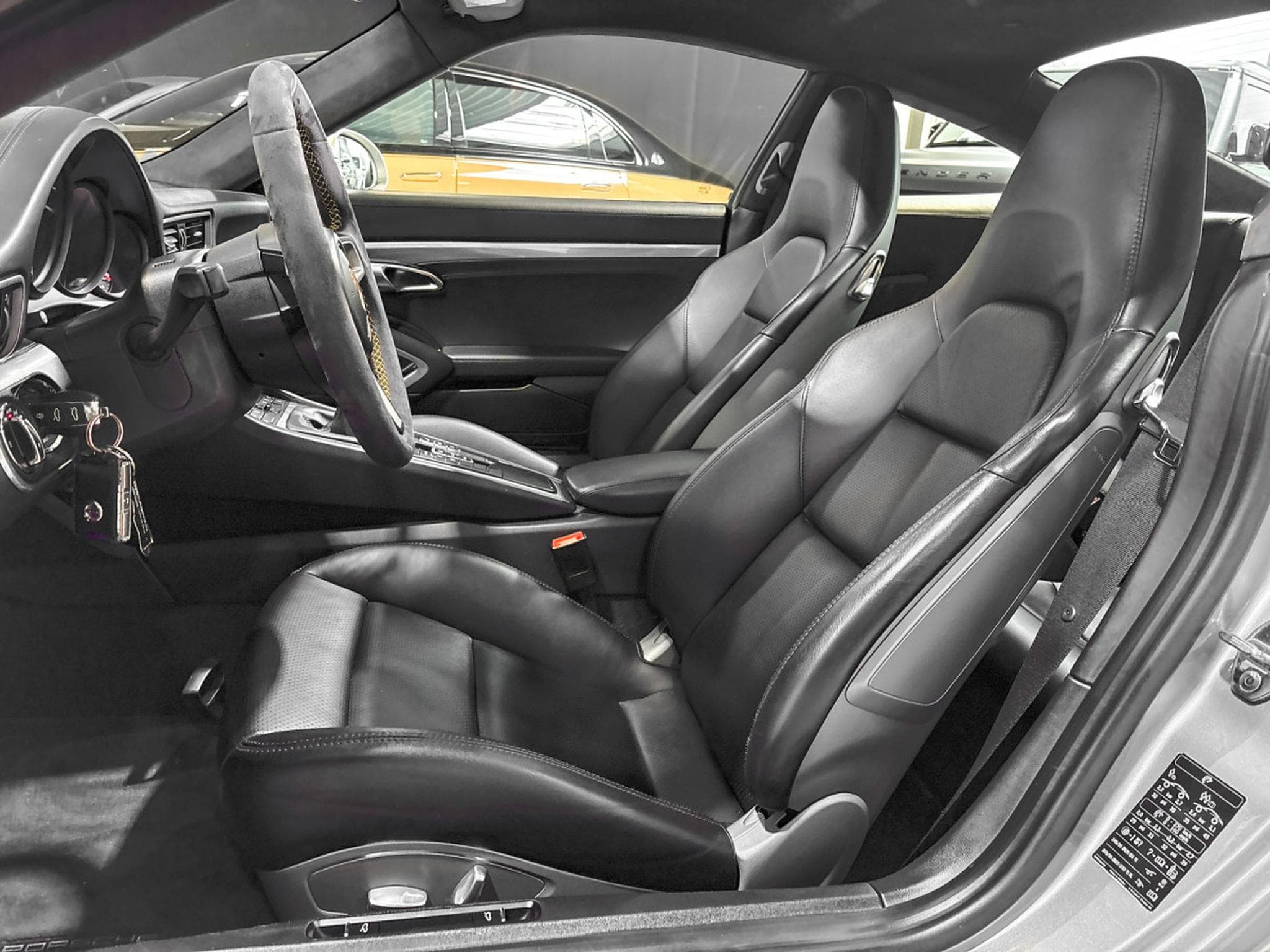 Porsche 911 991.2 CARRERA 4S/ BVM/ TOIT OUVRANT/SIEGES CHAUFFANTS/ ECHAP (2016) - Photo 18