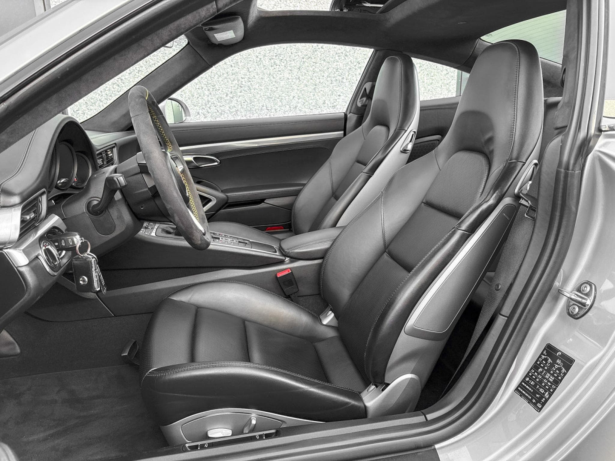 Porsche 911 991.2 CARRERA 4S/ BVM/ TOIT OUVRANT/SIEGES CHAUFFANTS/ ECHAP (2016) - Photo 4