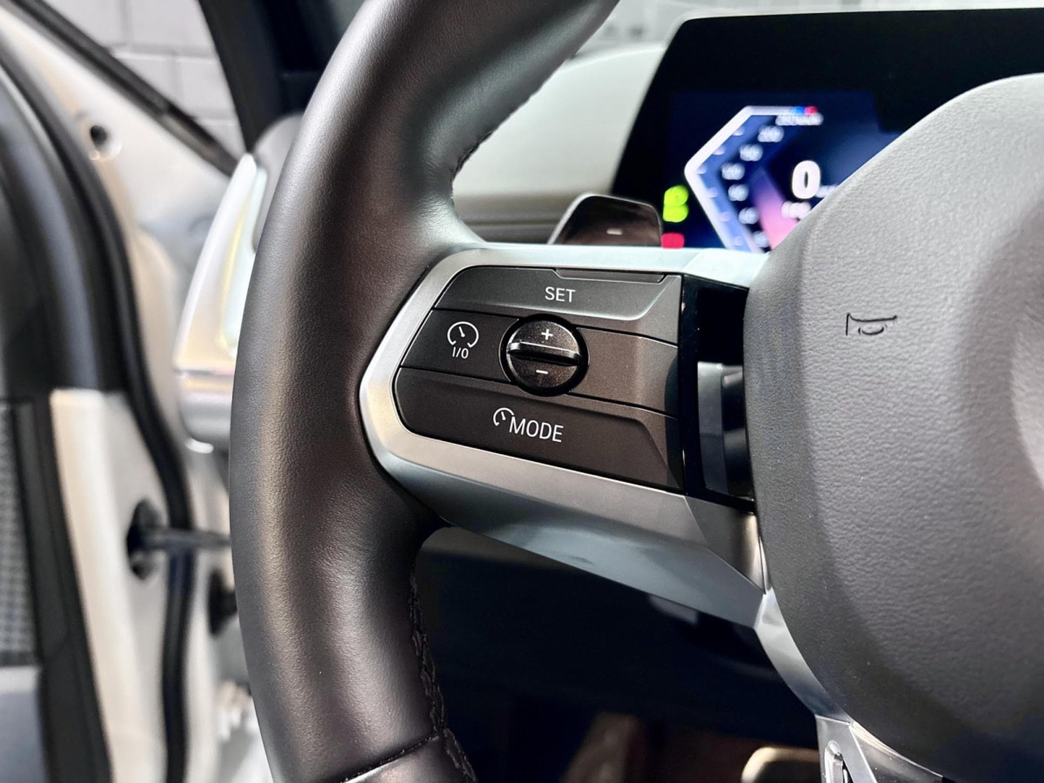 BMW X1 18i sDrive 136 CV M-Sport * Hayon * Caméra * Sièges chauffan (2025) - Photo 8