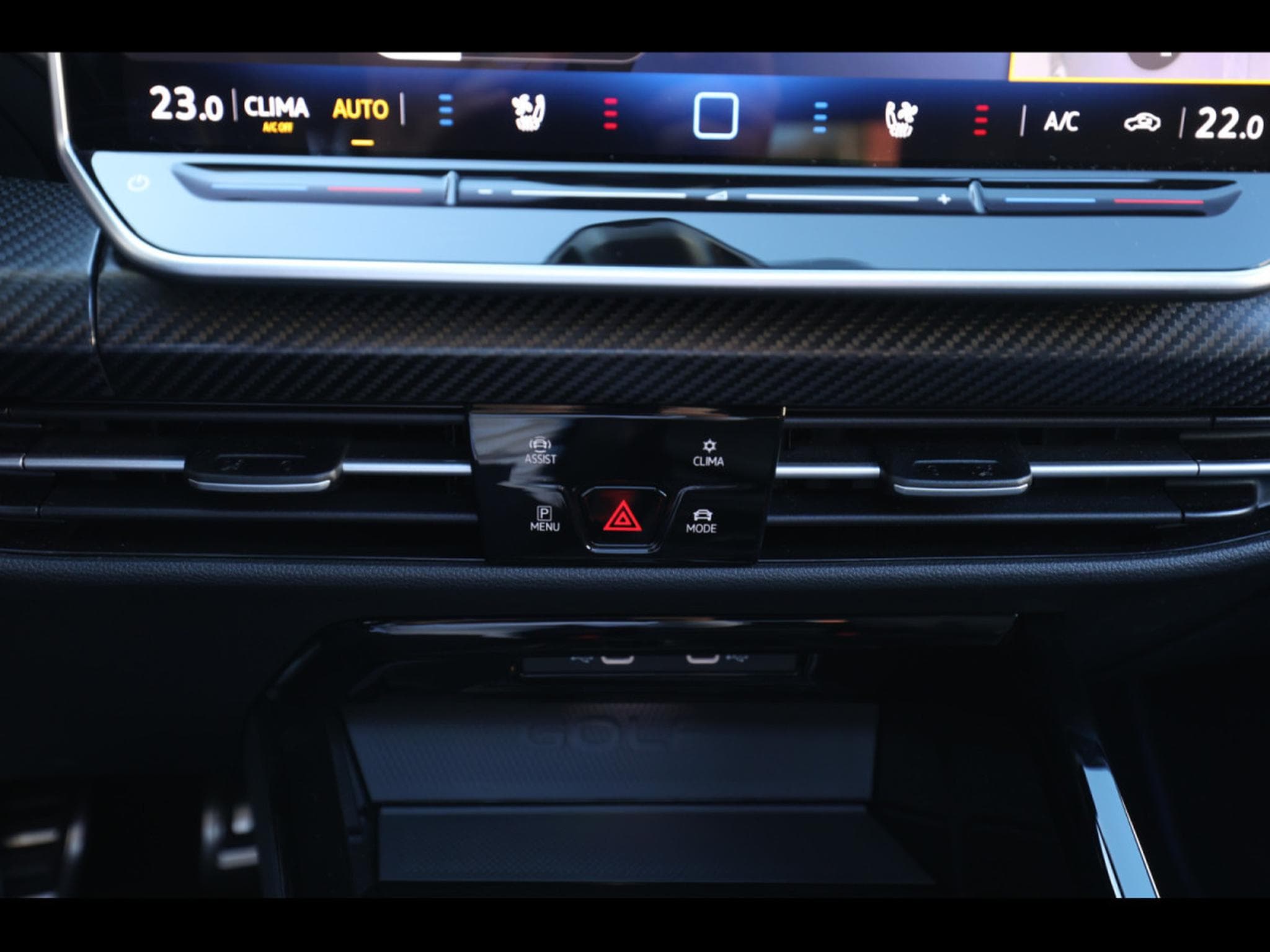 VW Golf 8.5 R 2.0 TSI 4MOTION BLACK EDITION – WARRANTY 07/2028 (2025) - Foto 16