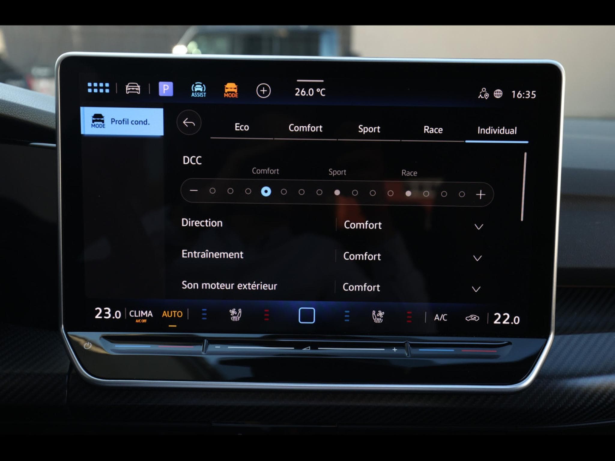 VW Golf 8.5 R 2.0 TSI 4MOTION BLACK EDITION – WARRANTY 07/2028 (2025) - Foto 17