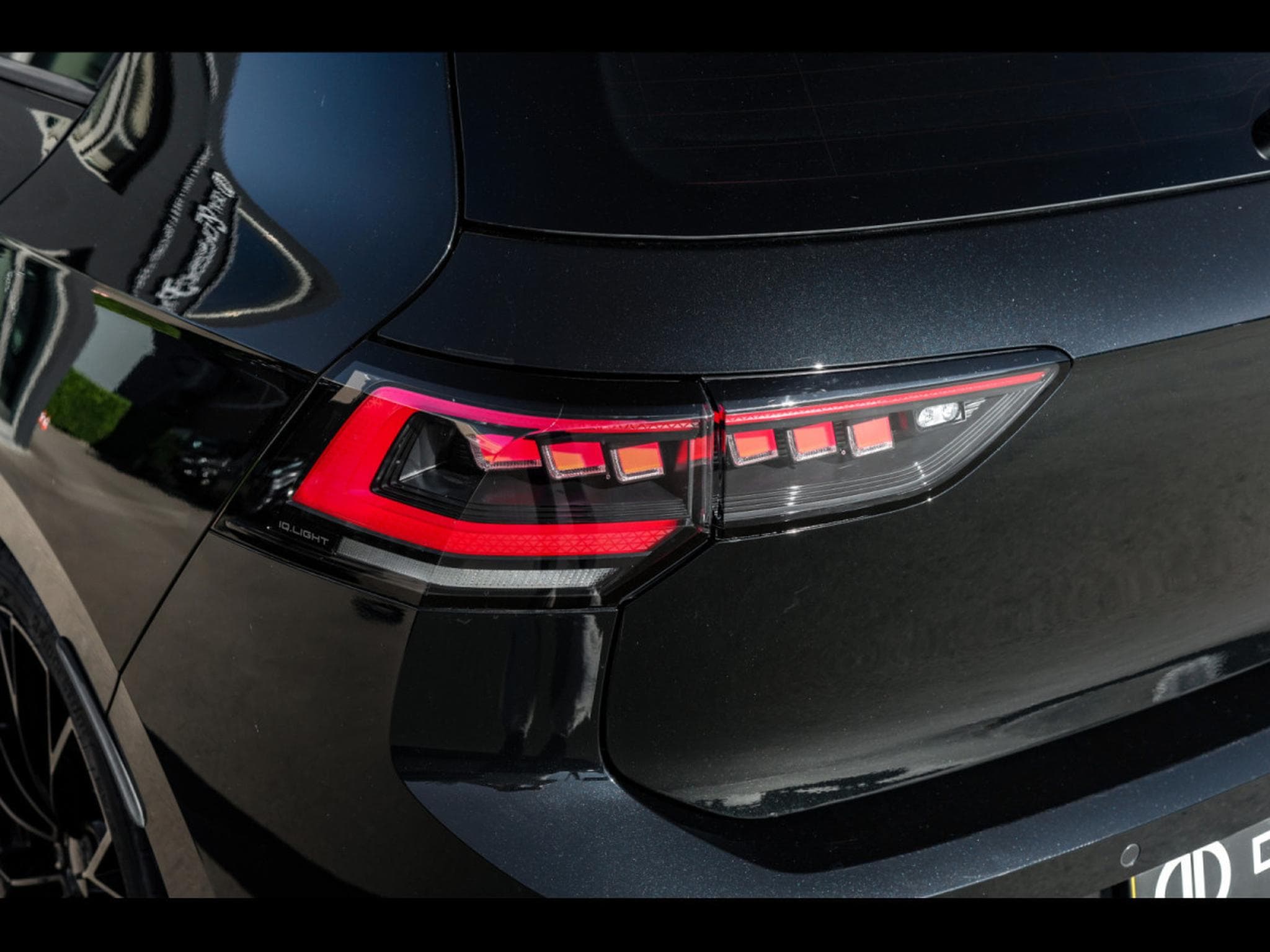 VW Golf 8.5 R 2.0 TSI 4MOTION BLACK EDITION – WARRANTY 07/2028 (2025) - Foto 20