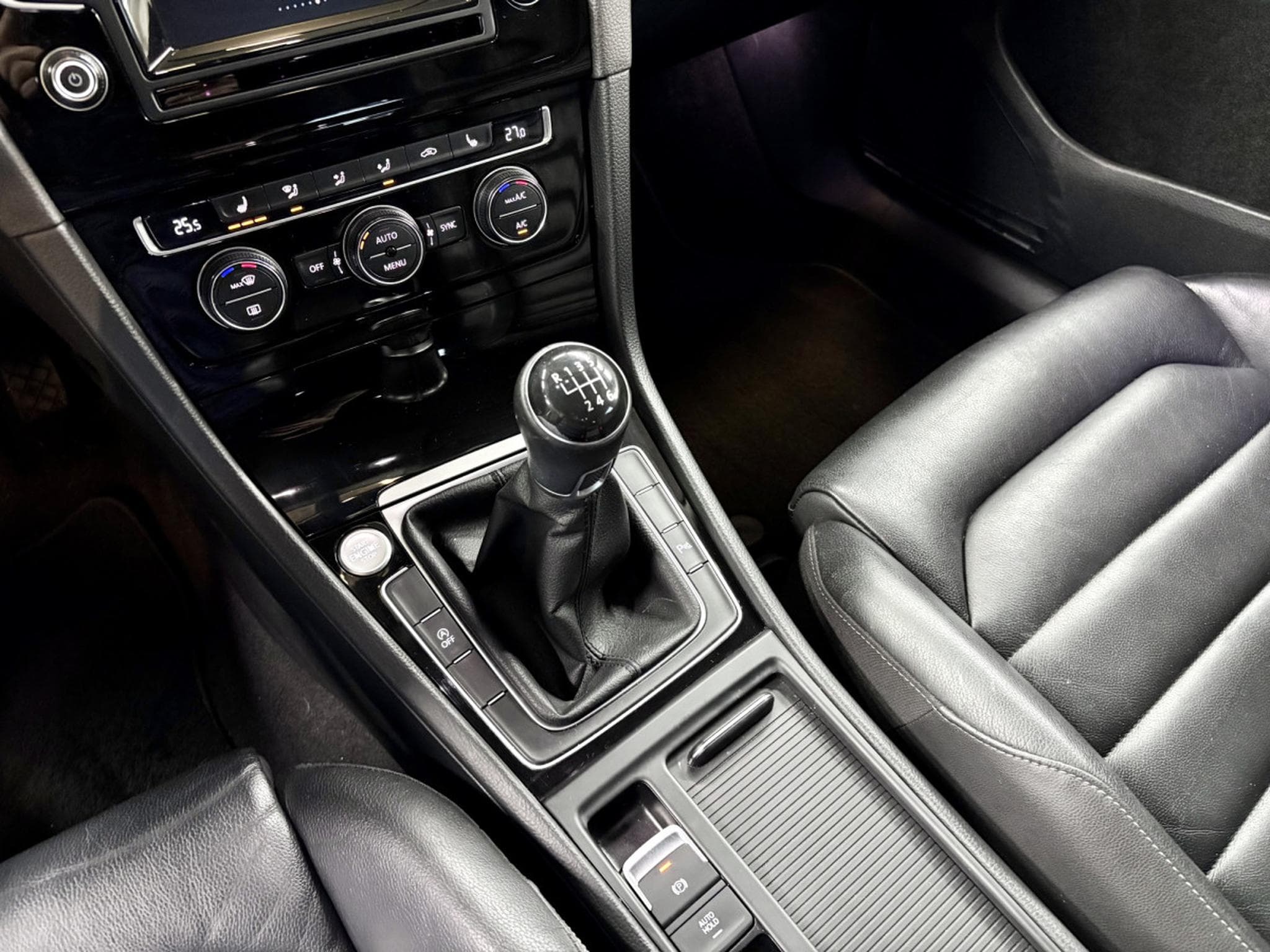 VW Golf 2.0 TDI Highline *ACC* Caméra* Sièges Chauff* Cuir* (2015) - Foto 12