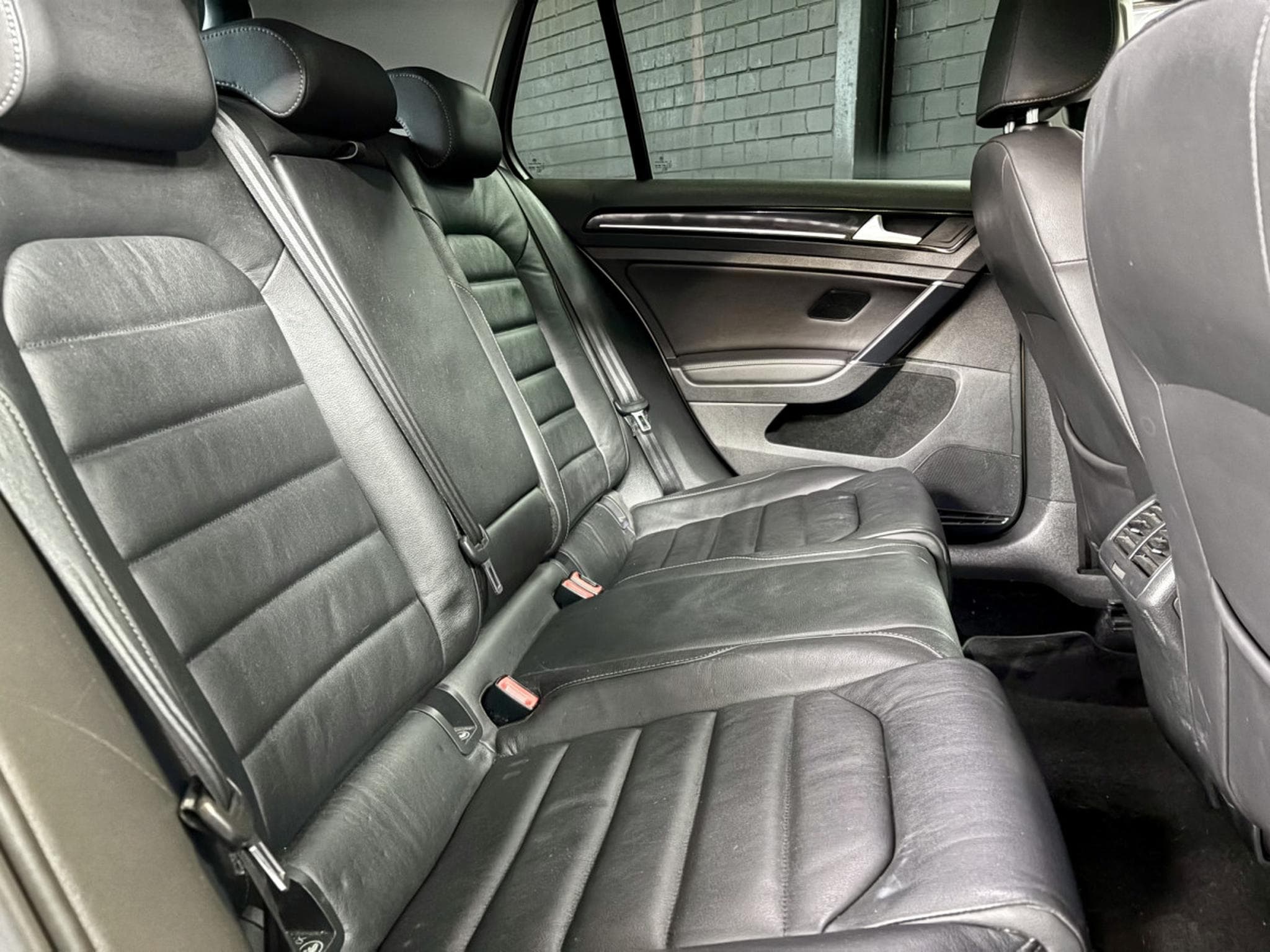 VW Golf 2.0 TDI Highline *ACC* Caméra* Sièges Chauff* Cuir* (2015) - Foto 20